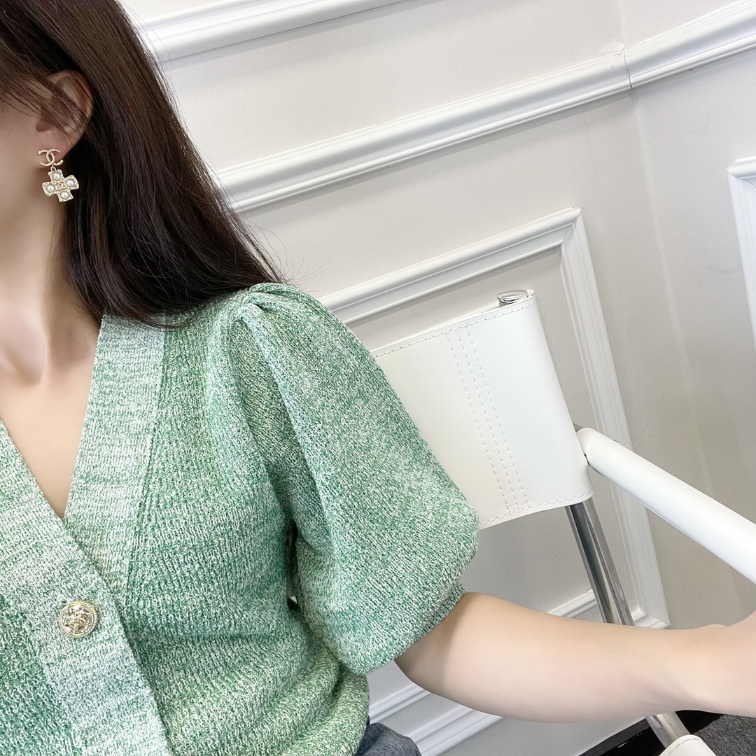 新款☑️CHANEL香奈儿双c十字珍珠耳钉耳环