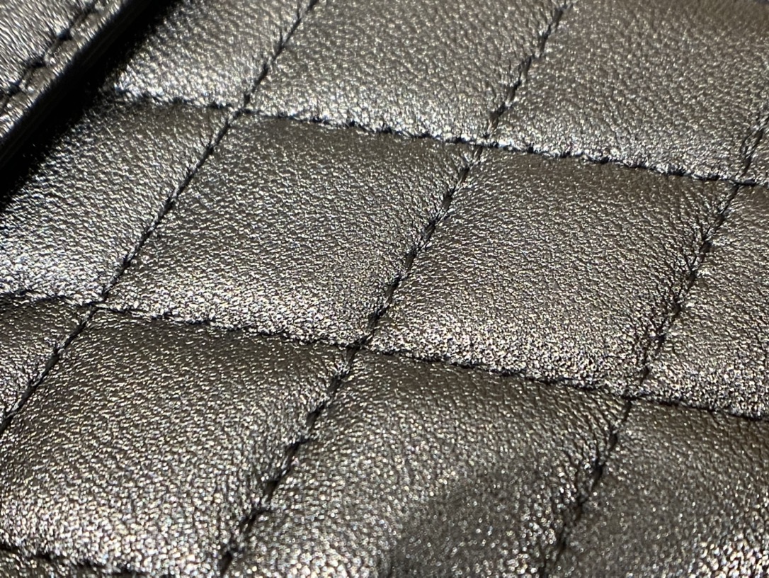 Saint laurent Ysl Gaby绗缝纹路信封斜挎包 668863黑色