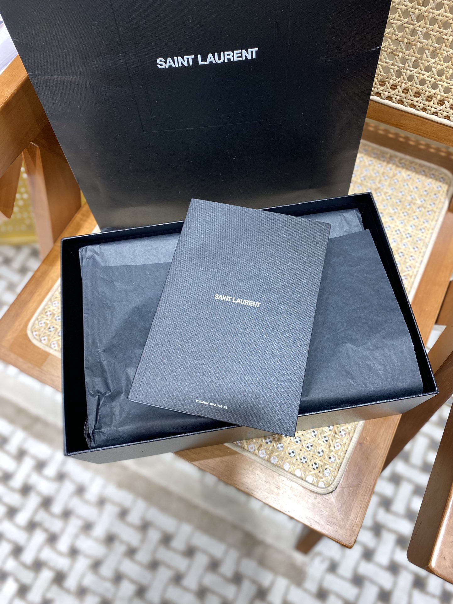 Saint laurent Ysl Gaby绗缝纹路信封斜挎包 668863黑色