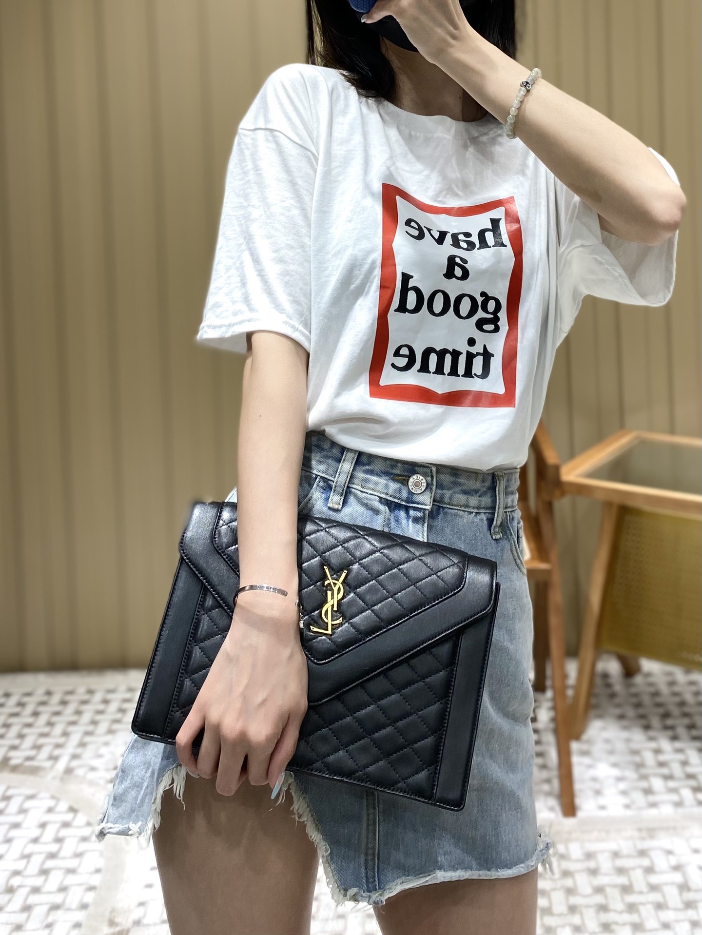 Saint laurent Ysl Gaby绗缝纹路信封斜挎包 668863黑色