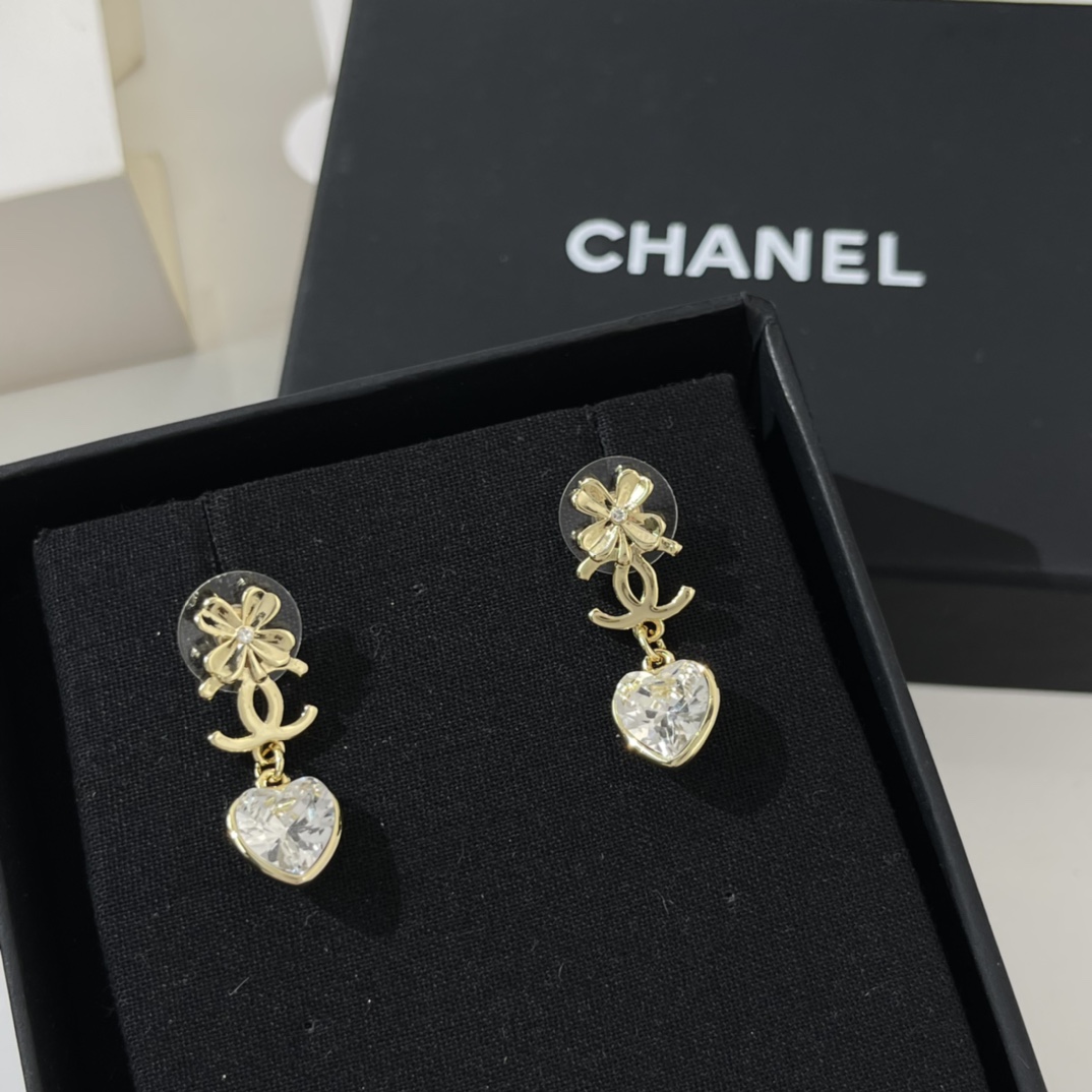 新款☑️CHANEL香奈儿双c四叶草桃心耳钉耳环