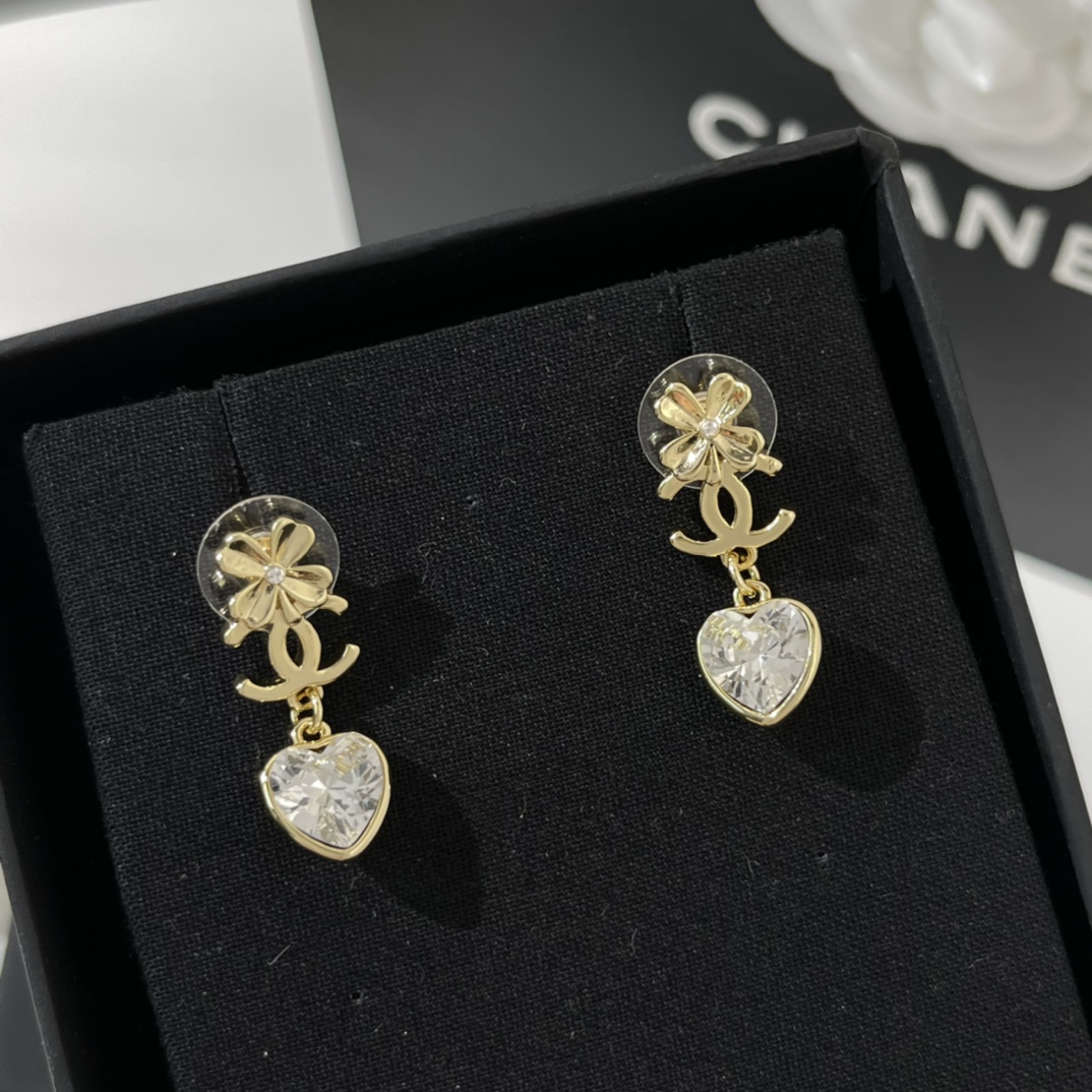 新款☑️CHANEL香奈儿双c四叶草桃心耳钉耳环