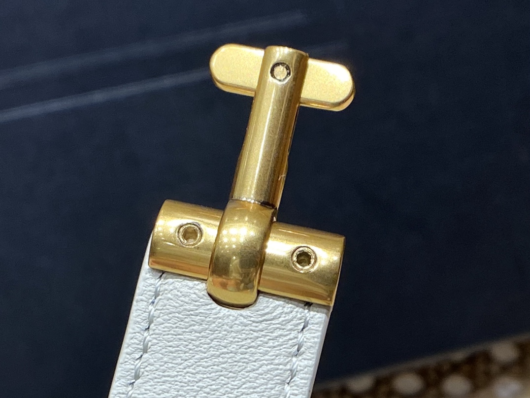 Saint laurent Ysl Gaby绗缝纹路信封斜挎包 668863白色