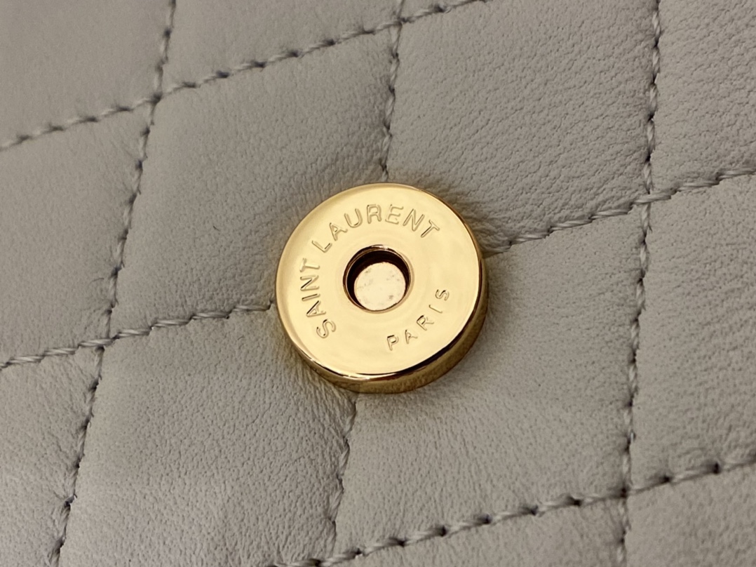 Saint laurent Ysl Gaby绗缝纹路信封斜挎包 668863白色