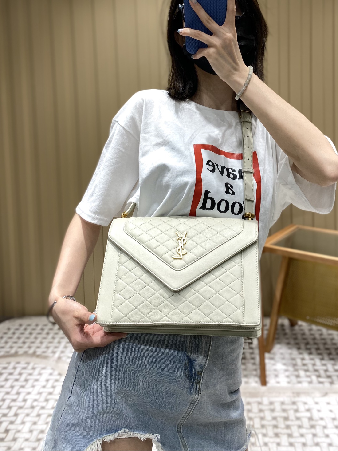 Saint laurent Ysl Gaby绗缝纹路信封斜挎包 668863白色