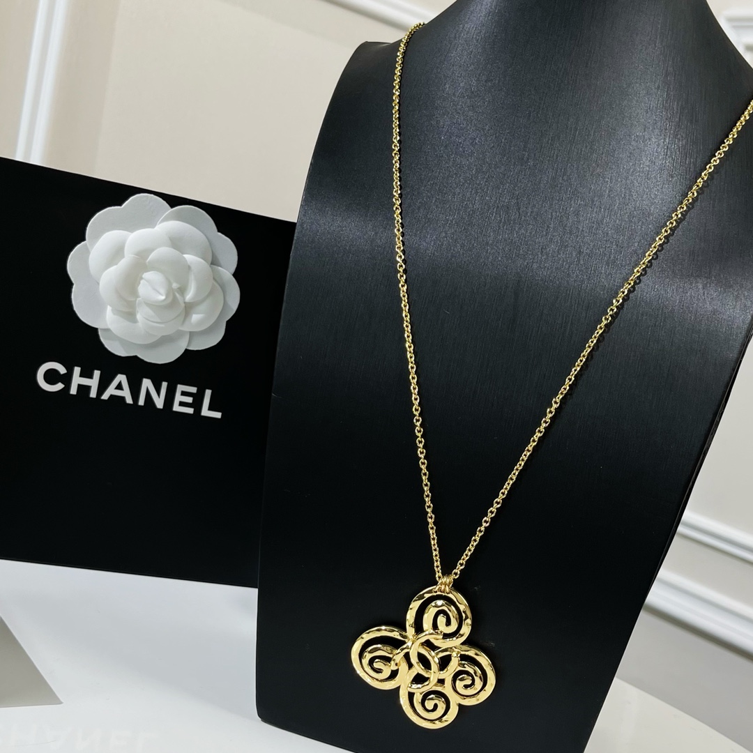 新款☑️CHANEL香奈儿 金色 蝴蝶胸针 项链