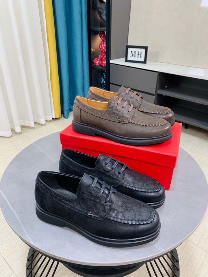 J0   牛里Ferragamo菲拉格慕最新男士商务皮鞋🇨🇳官网原版1:1开模💯头层采用意大利进口牛皮➕奢华牛皮内里，柔软舒适🌴高端大气，高品味男士首选🍍38-44 45可订做