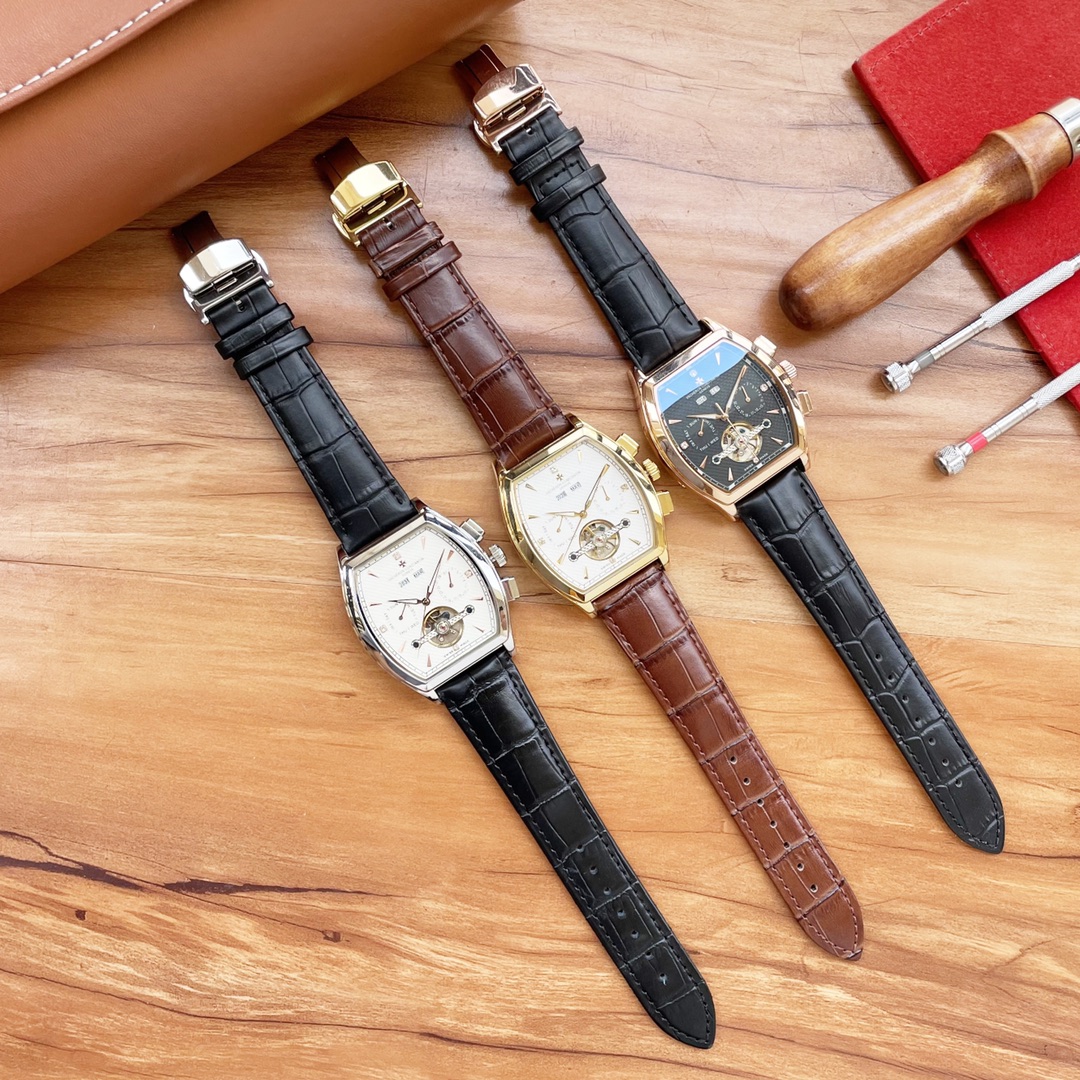 酒桶新品 震撼上市 最新： 江诗丹顿 Vacheron Constsntin 多功能设计 类型：精品男士腕表 表带：真牛皮表带 机芯：高端全自动机械机芯 镜面：矿物质强化玻璃更高清 品味高雅 浩瀚大气 匠心独运 腕间瑰宝 尺寸：直径42mm厚12.5mm