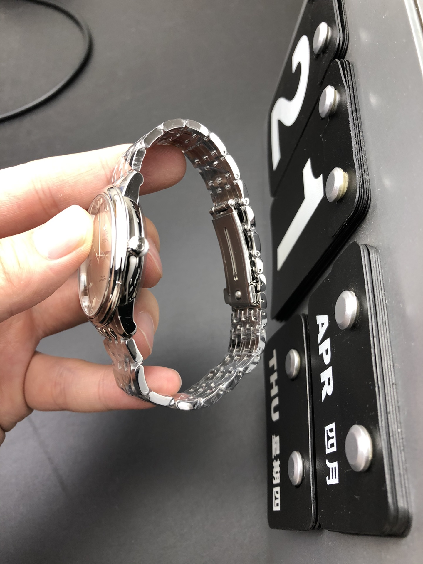 Omega MKS 蝶飞