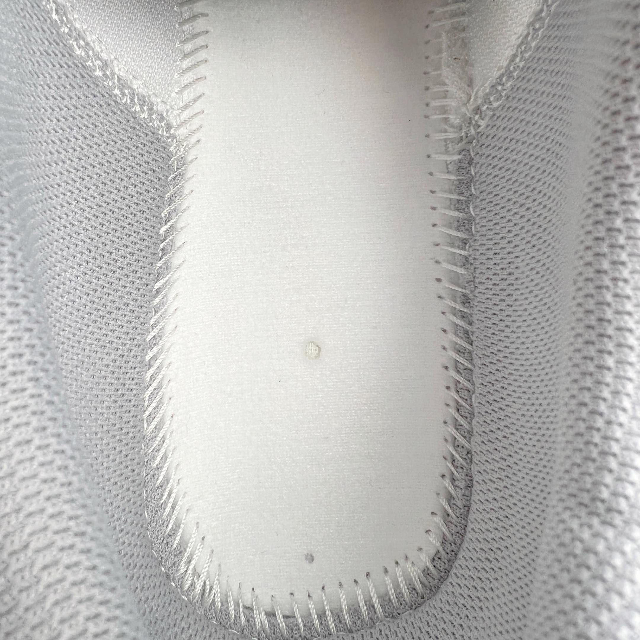 图片[9]-＃TG纯原 NK Air Zoom Winflo V8 登月网面透气专业跑步鞋 CW3419-008 原档案数据原厂网纱 正确高频花纹 前后掌内置Zoom Air气垫 原装MD大底 脚感完美还原 原盒原配 QC检验、钢印 俱全 原底科技 同步原版 脚感堪比Boost 实拍调校N版已经零色差零失真 百分百还原实物色彩所见即所得 不存在货不对板色差等低级问题 选购参考实物拍摄 不混卖不参货 只用心做好货严格选品 承诺混一赔十 尺码：36 36.5 37.5 38 38.5 39 40 40.5 41 42 42.5 43 44 44.5 45-选品中心