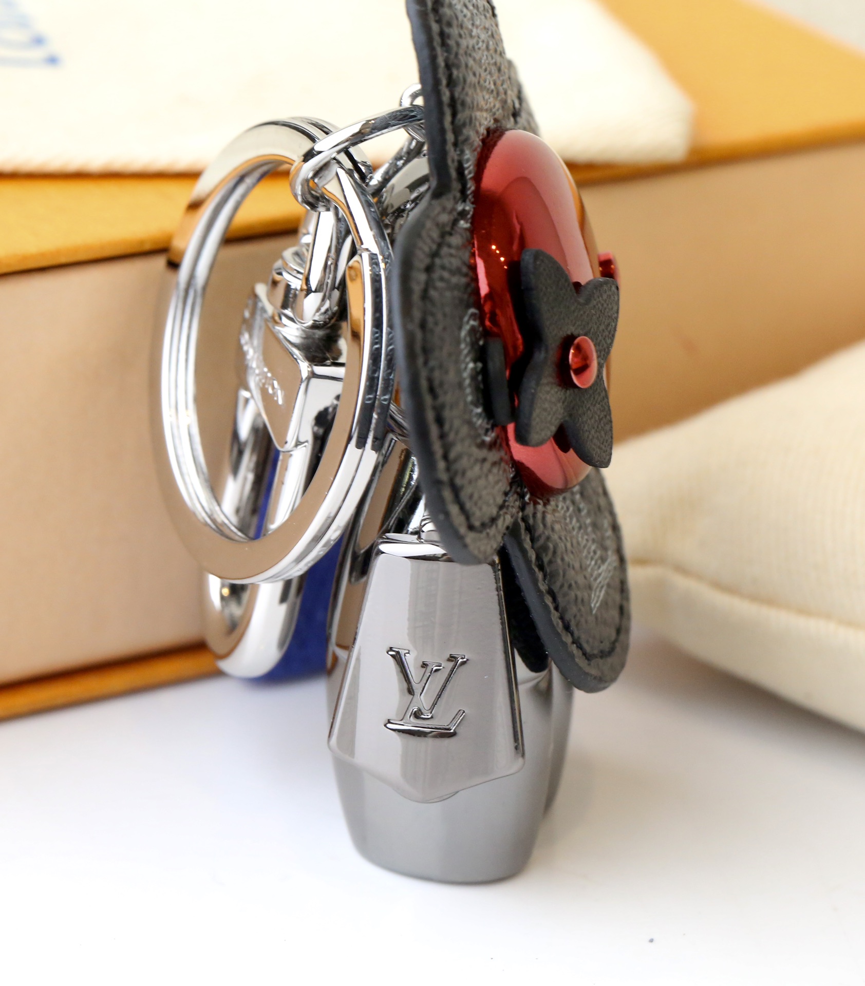 Red Leather Sunflower Glasses Case Material