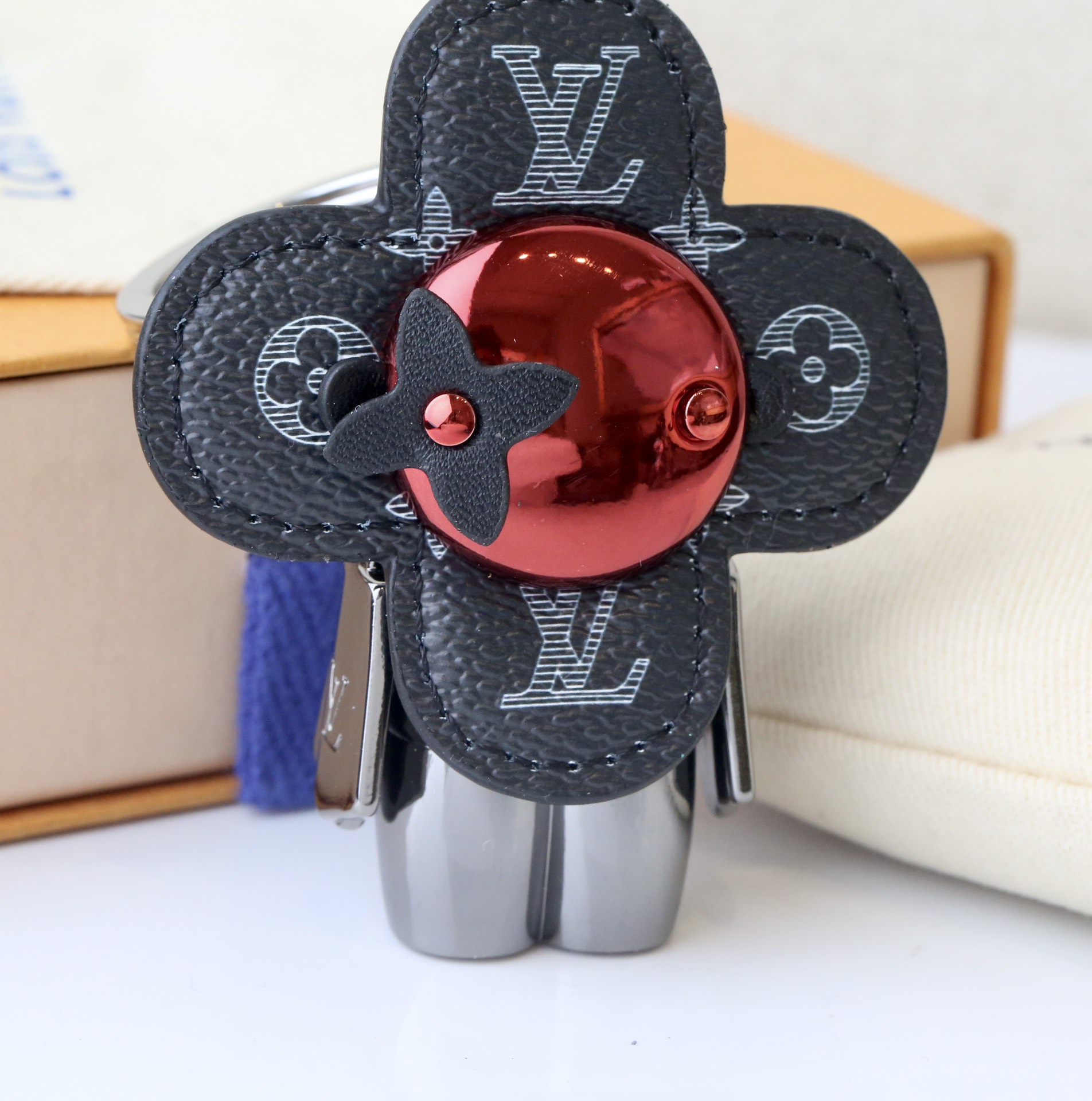 Red Leather Sunflower Glasses Case Back