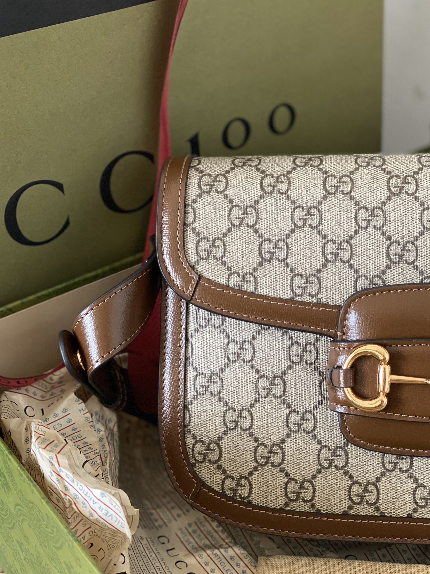 Original GG1955 saddle bag in brown monogram. Upgraded with premium imported leather, precise stitching, and improved design. Size: 25.5×18×6cm.-Big cat