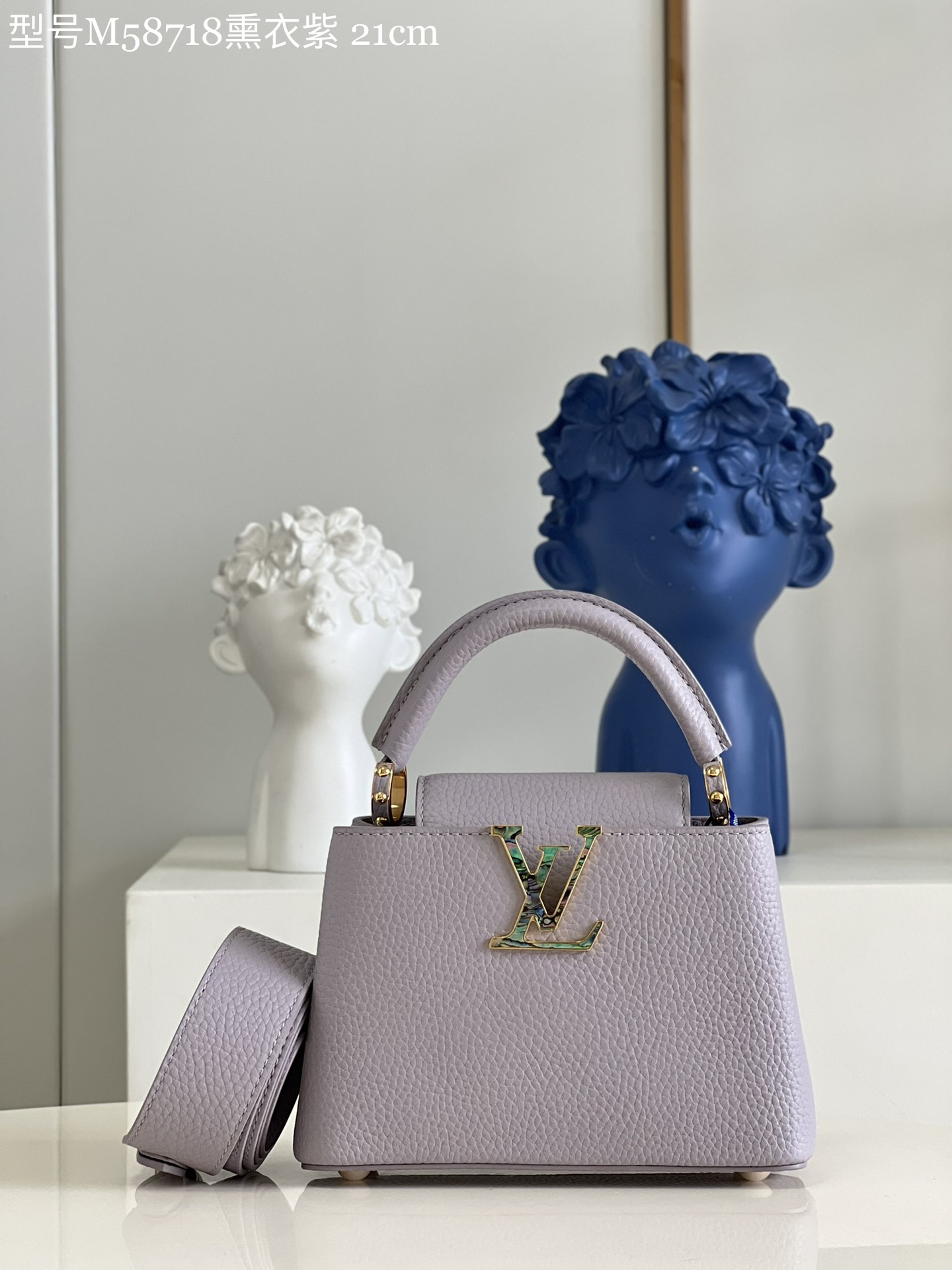 NO:398577,【Exclusive real photo Model M58718 Smoked Purple Mini】M96467 M56071 Capucines Mini Handbag Imported Calfskin, shiny metal trim, unique Capucines cover can be included in the bag to display letter logos, and can be turned outwards. It presents Monogram Flower pattern size: 21x14x8 cm KL.1250,LV [original leather],louis vuitton,cowhide19860909【独家实拍 型号M58718熏衣紫 迷你】M96467 M56071 Capucines 迷你手袋 法国进口小牛皮,闪亮的金属饰件,特有的Capucines搭盖既可收入包内展示字母标识,又可外翻 呈现Monogram Flower图案 size:21x14x8 cm KL.1250,LV【原厂皮】,louis vuitton,cowhide,Bag