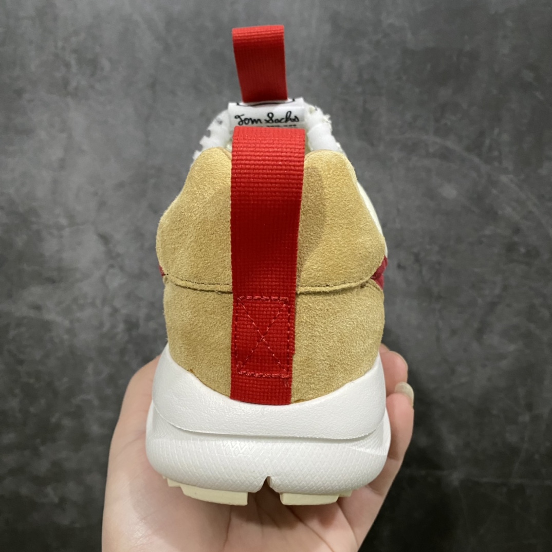 图片[4]-Tom Sachs x NK Craft Mars Yard 2.0 联名宇航员神游太空百搭休闲运动透气慢跑鞋“复古做旧黄红勾”AA2261-100 正确原厂钢印 正确中底针车工艺 原装配件原盒原标 原装进口鞋垫 进口乳胶 原档案私模大底打造#韩国大宇原厂网纱 台湾进口丝绒猪巴革材质饰片 中底外后侧带四杠竖纹原装鞋垫,泡棉乳胶缓震 全套完美原装配件及包装物❗️ 尺码：38.5 39 40 40.5 41 42 42.5 43 44 44.5 45 46-选品中心