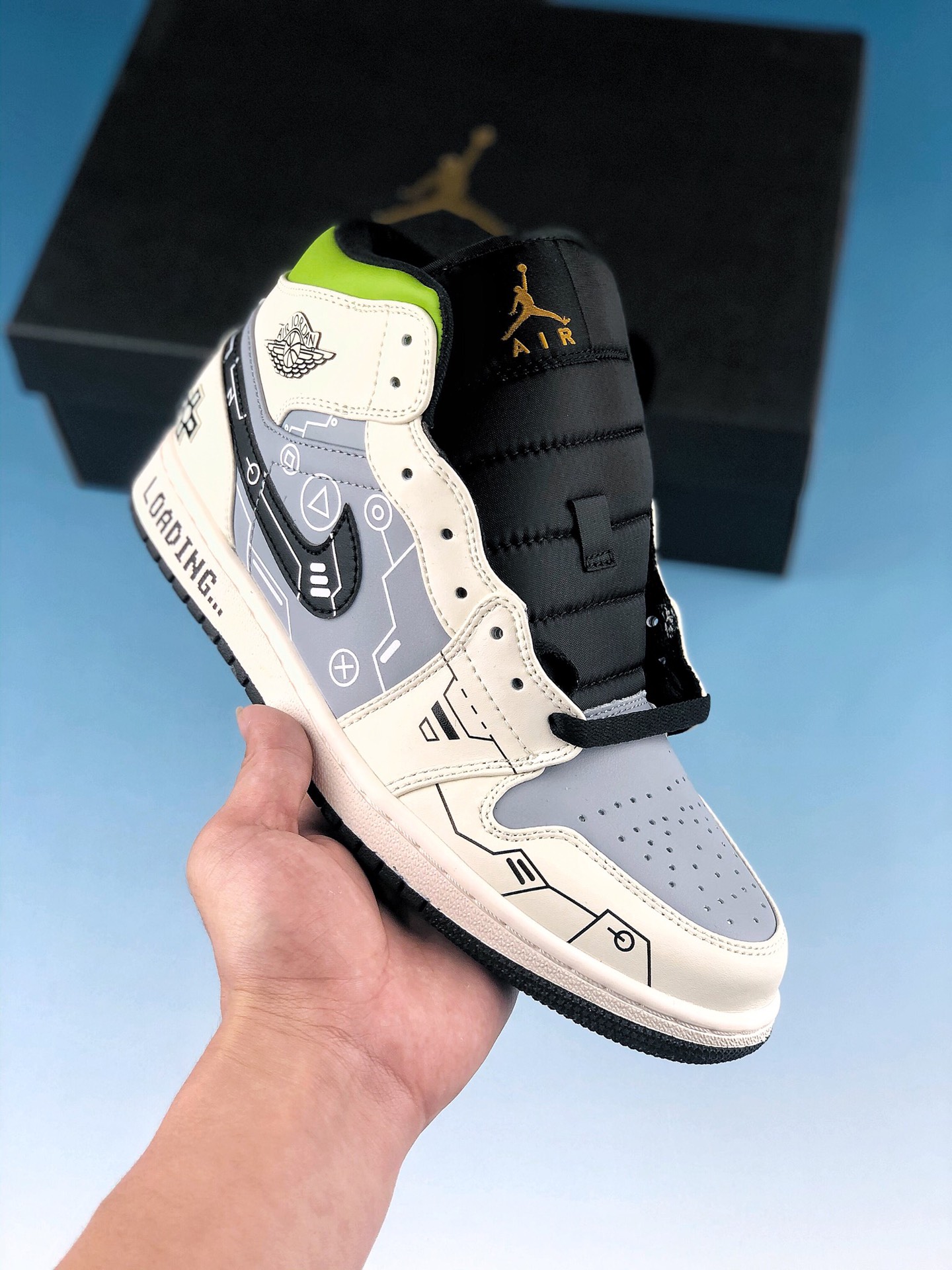 本地自取 终端放店
公司级 耐克/Nike Air Jordan 1 Mid SE