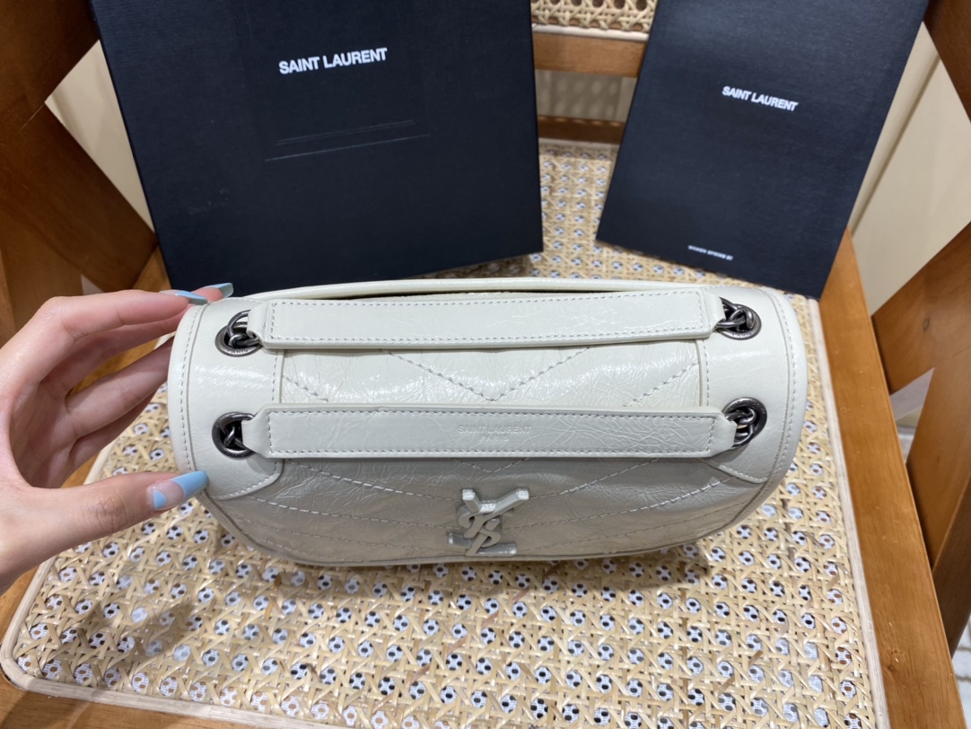 YSL Niki 22CM 邮差包 633151奶白色
