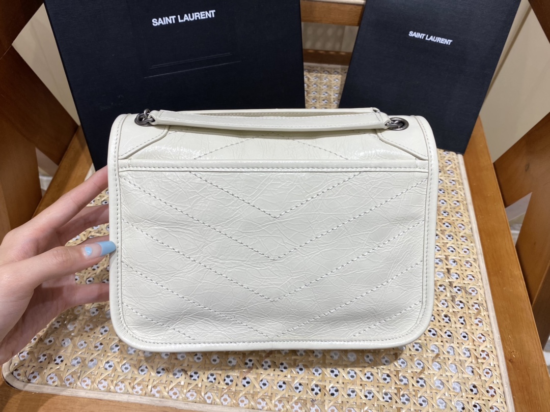 YSL Niki 22CM 邮差包 633151奶白色