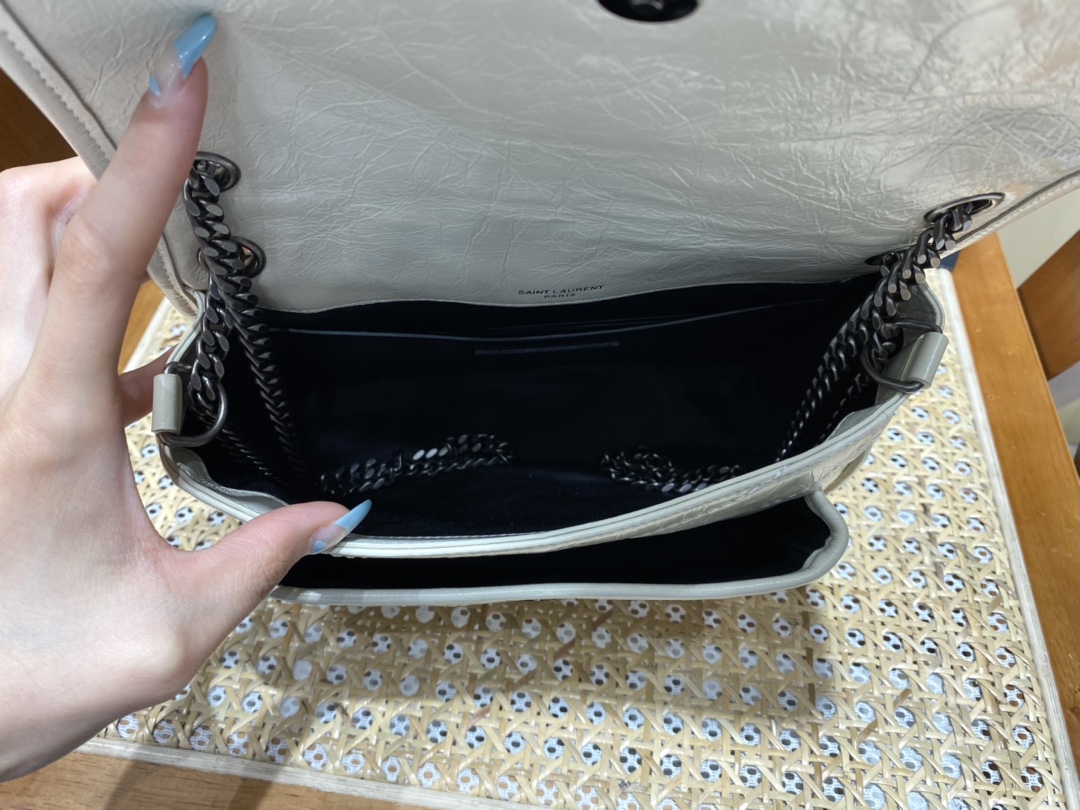 YSL Niki 22CM 邮差包 633151奶白色