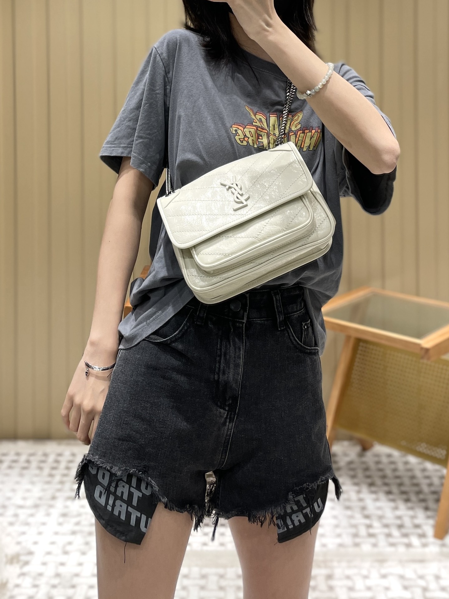YSL Niki 22CM 邮差包 633151奶白色