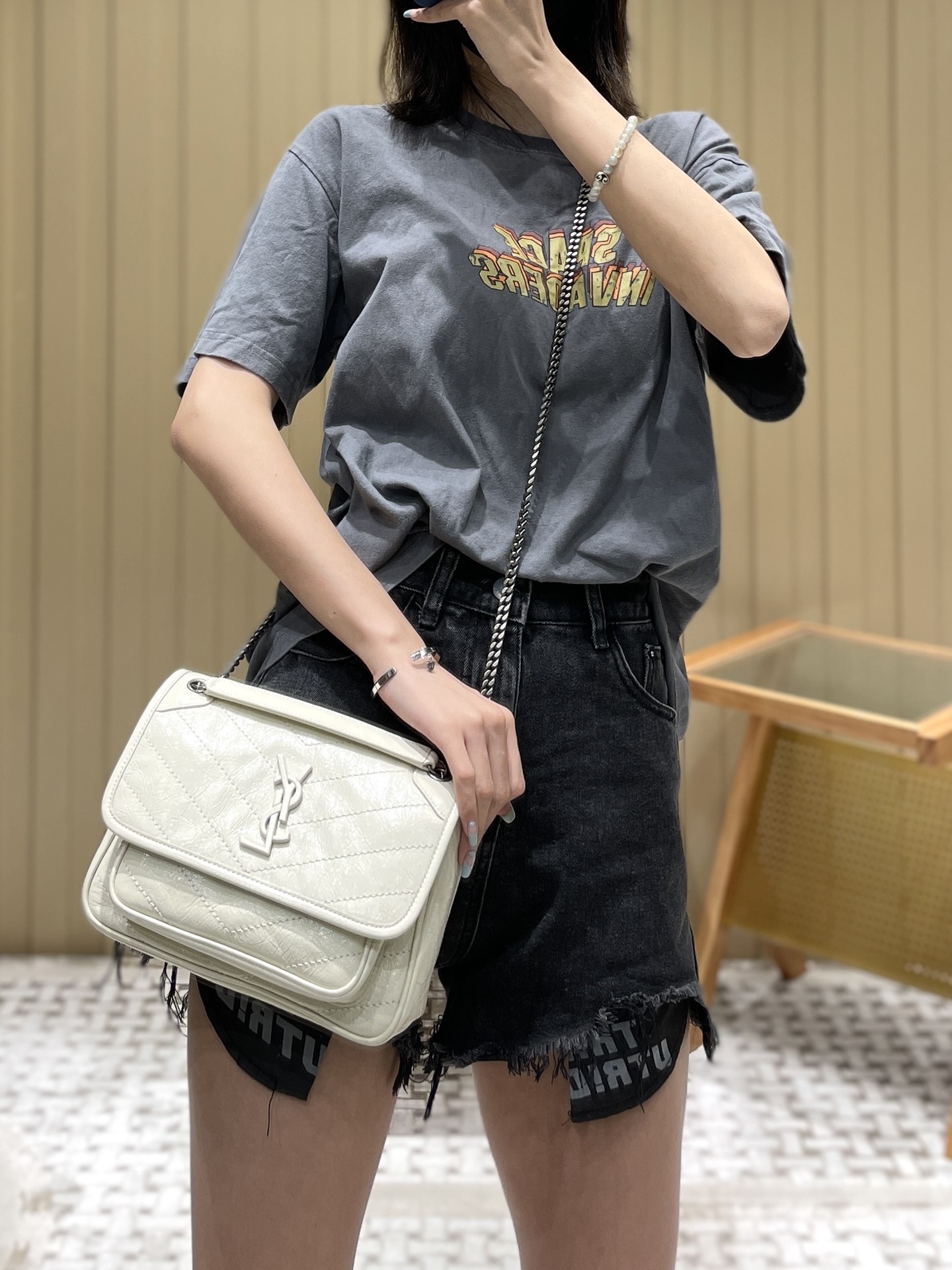 YSL Niki 22CM 邮差包 633151奶白色