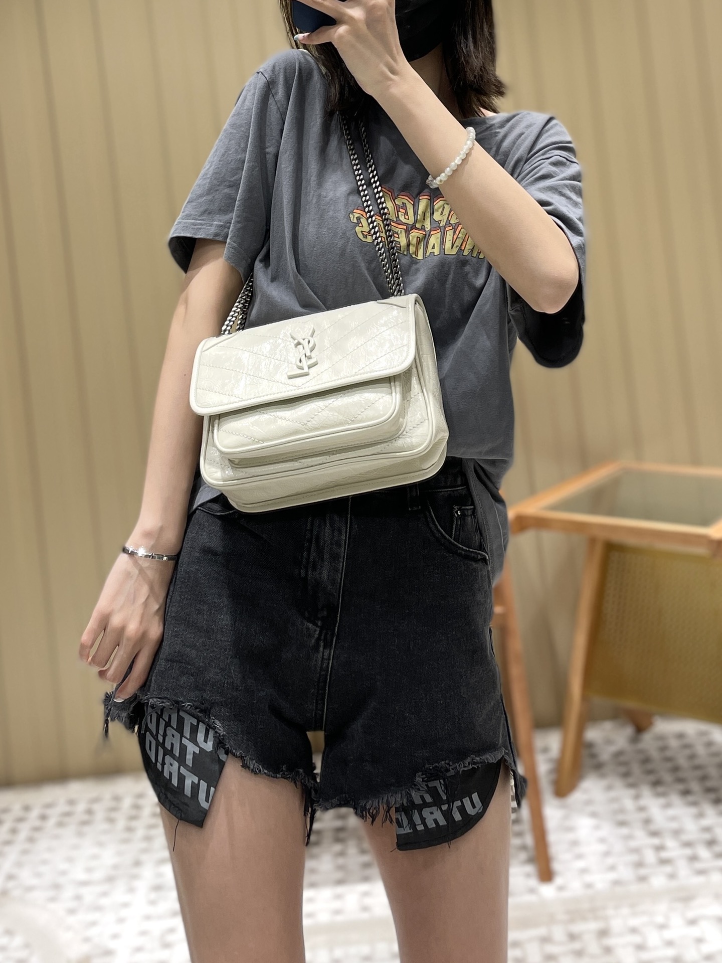 YSL Niki 22CM 邮差包 633151奶白色