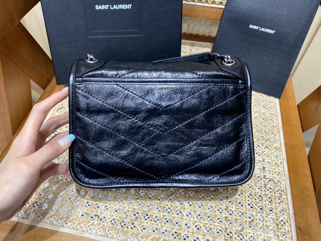 YSL Niki 22CM 邮差包 633151黑色