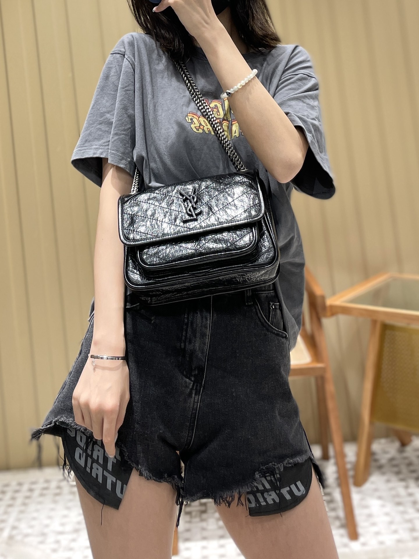 YSL Niki 22CM 邮差包 633151黑色