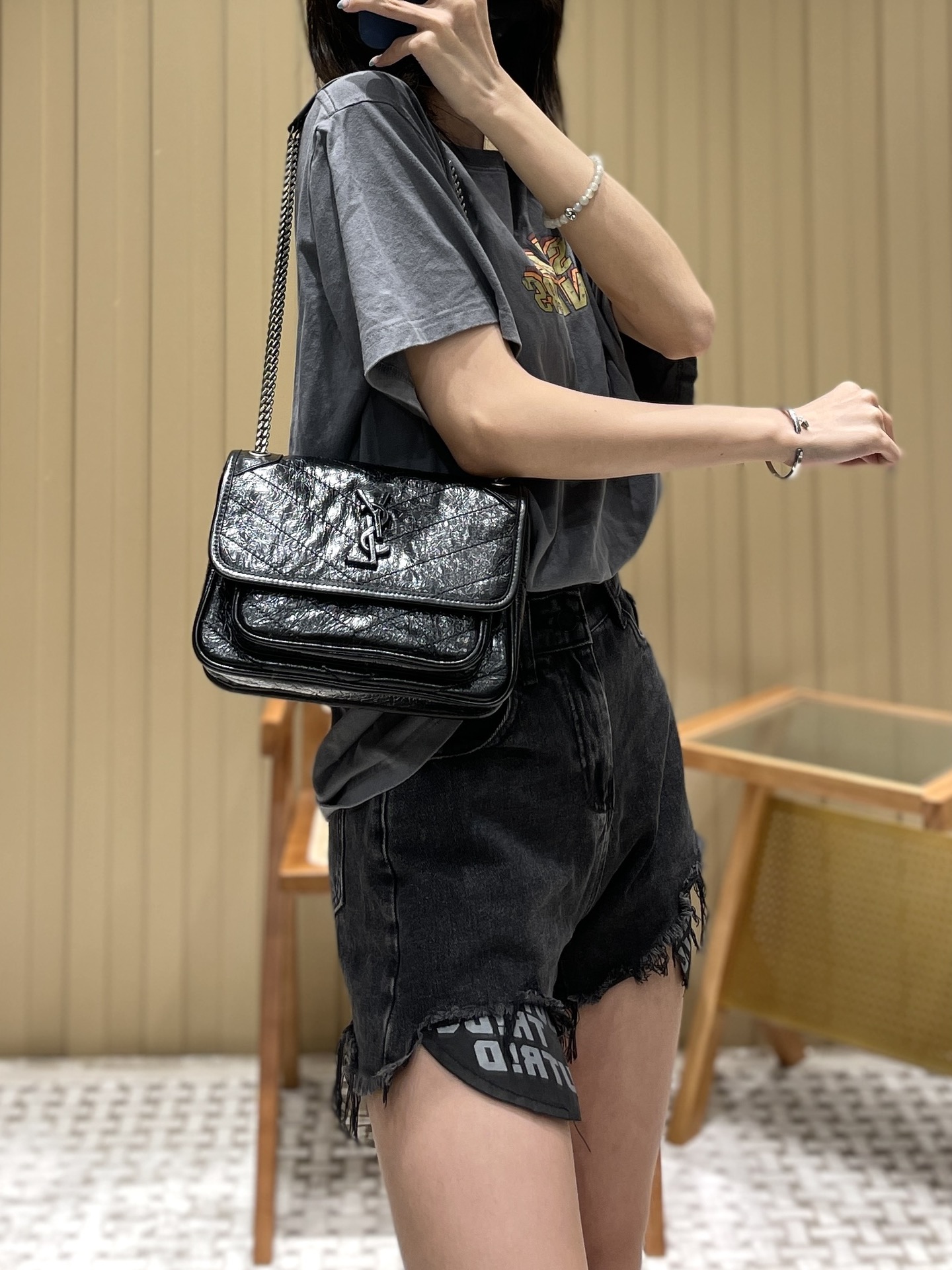 YSL Niki 22CM 邮差包 633151黑色