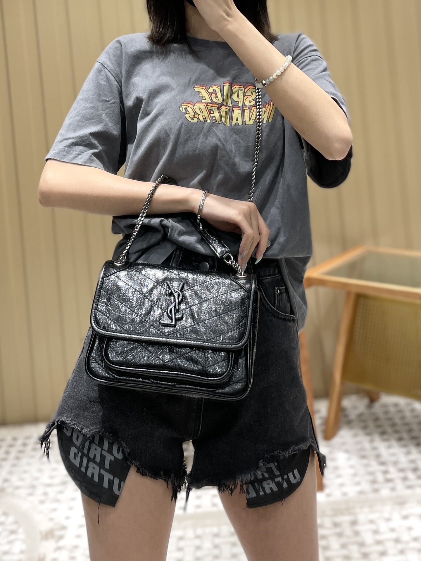 YSL Niki 22CM 邮差包 633151黑色