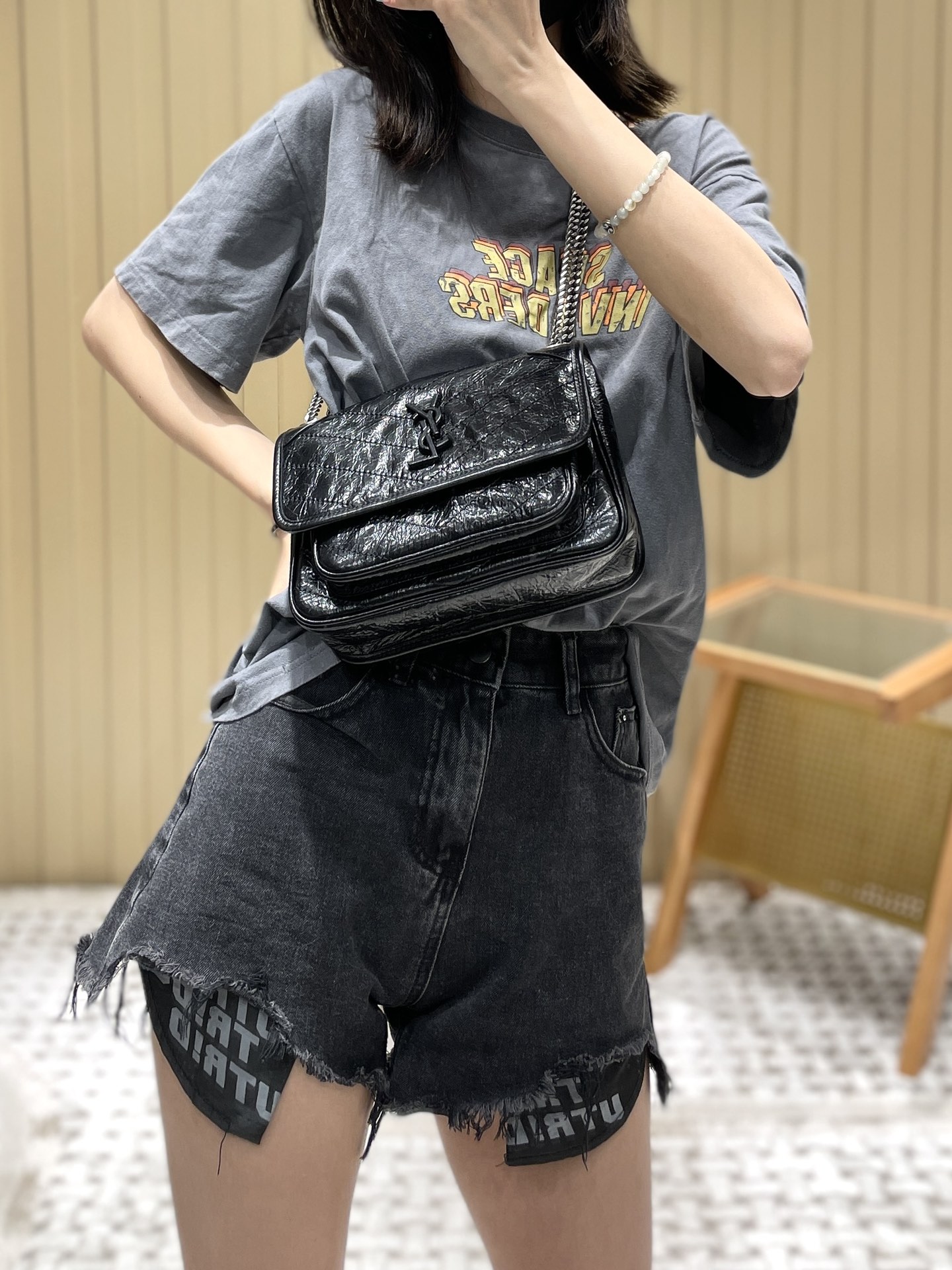 YSL Niki 22CM 邮差包 633151黑色