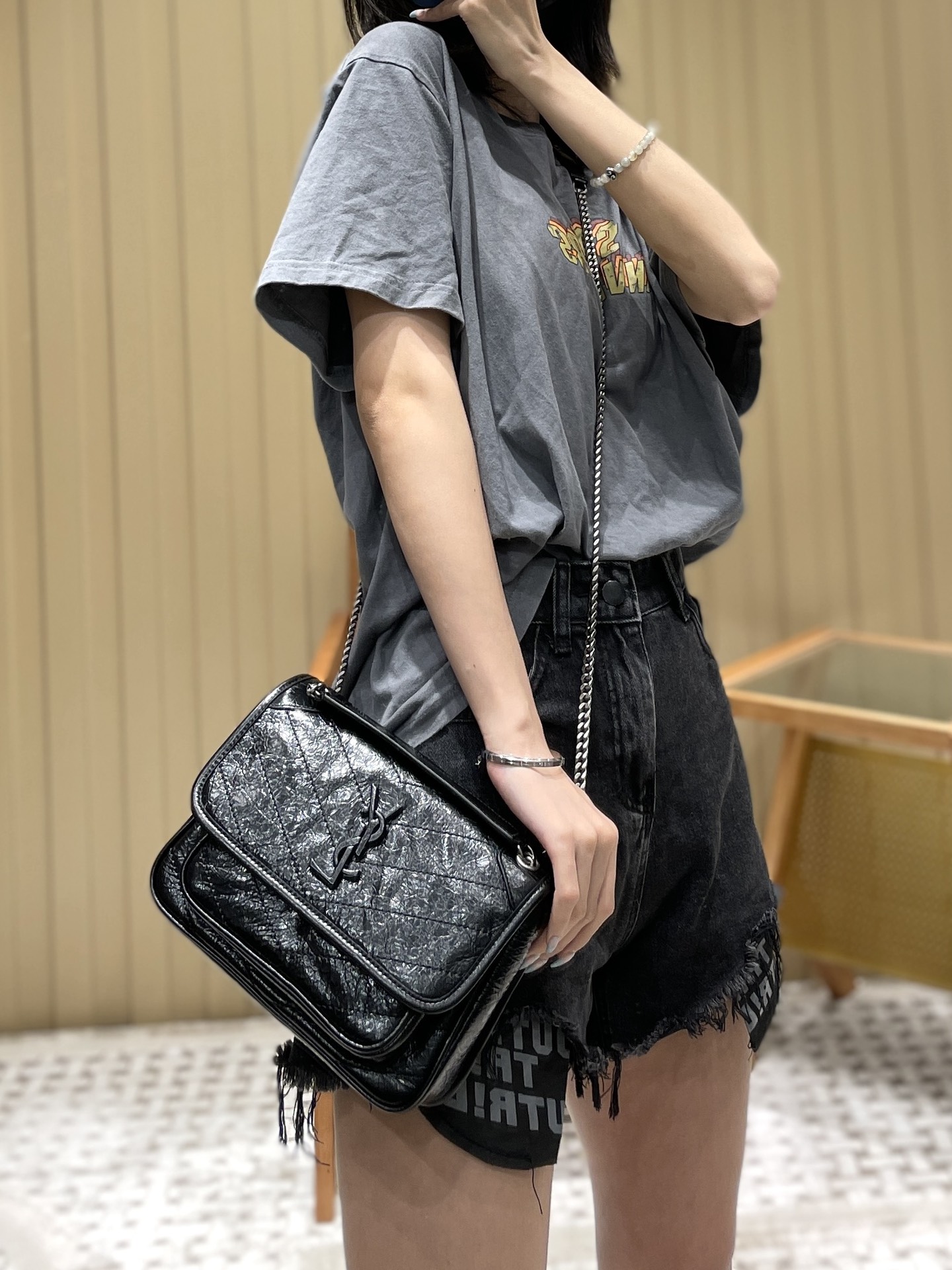 YSL Niki 22CM 邮差包 633151黑色