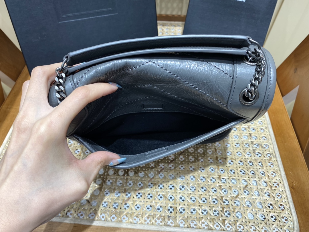 YSL Niki 22CM 邮差包 633151深灰色