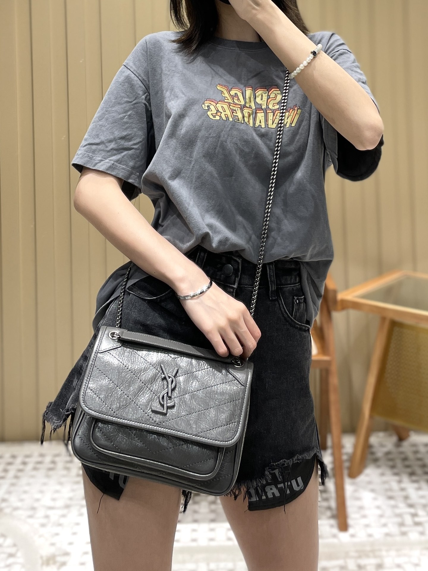 YSL Niki 22CM 邮差包 633151深灰色