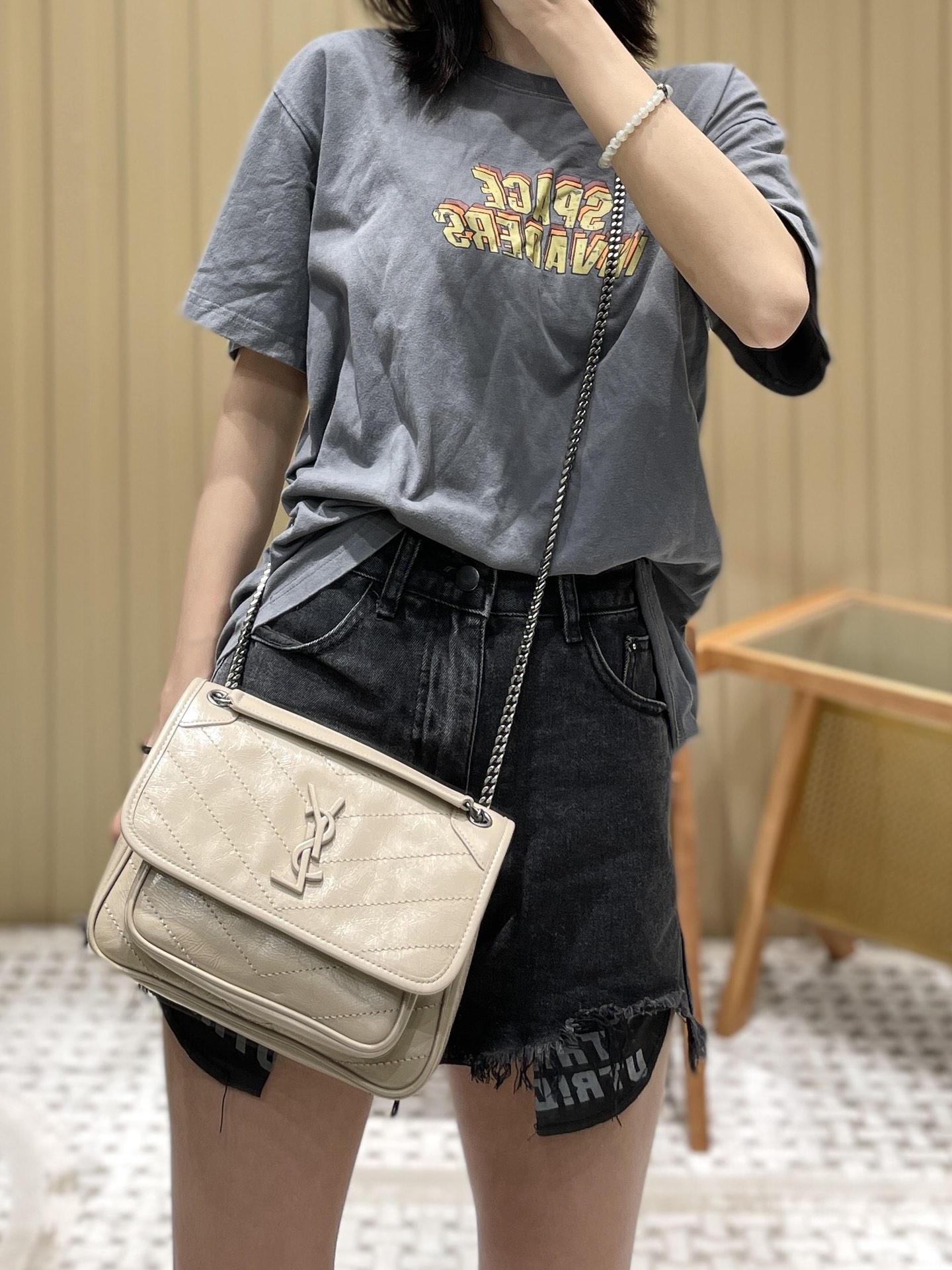 YSL Niki 22CM 邮差包 633151奶茶色