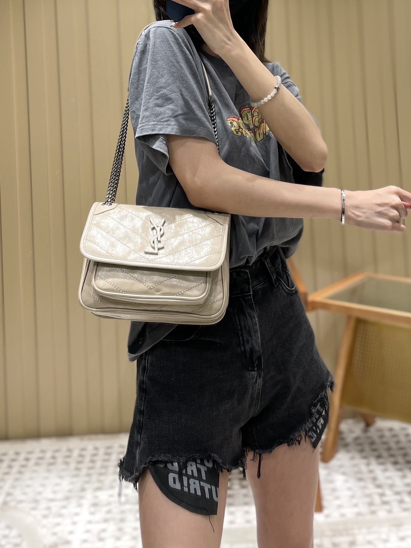 YSL Niki 22CM 邮差包 633151奶茶色