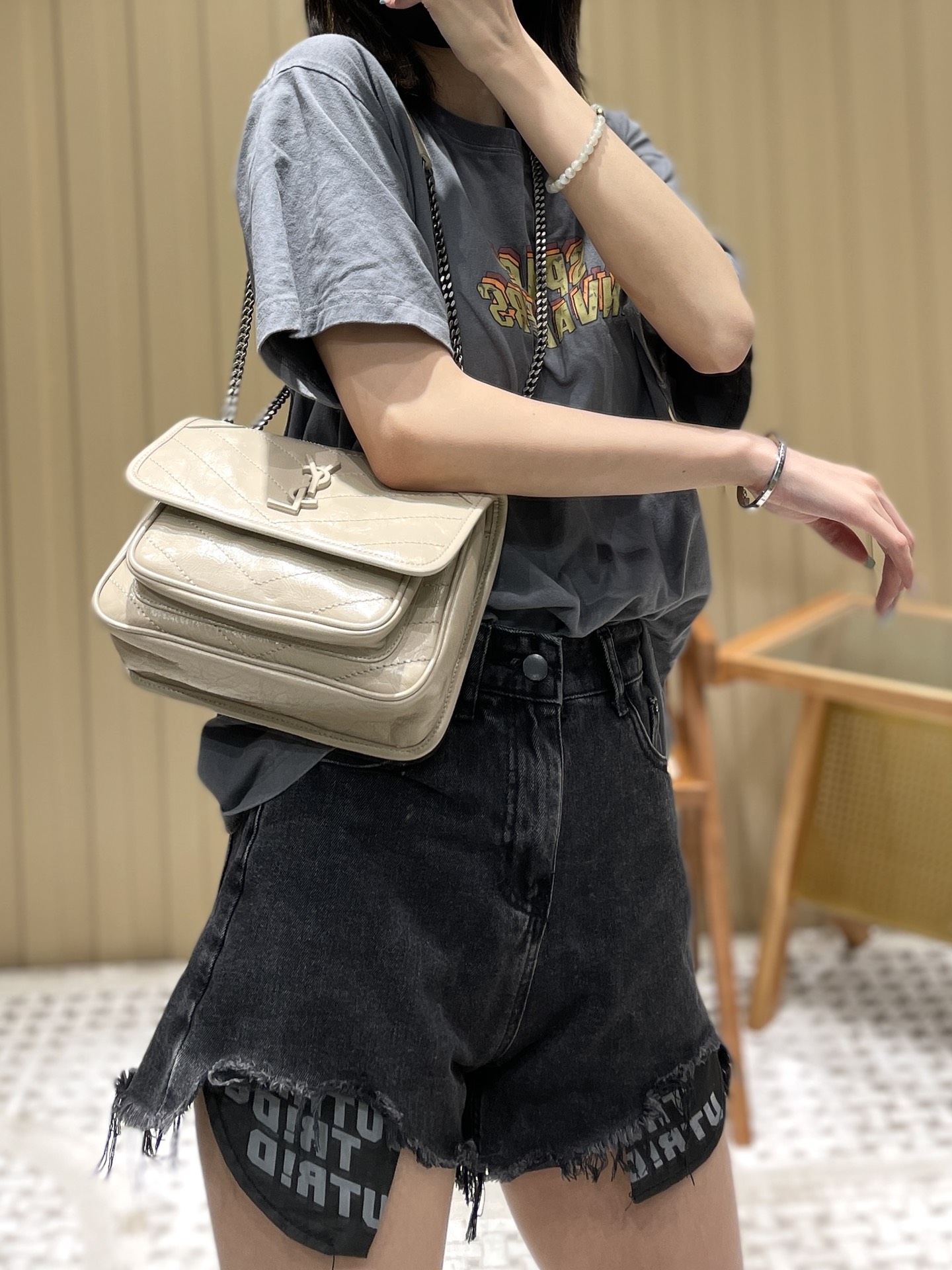 YSL Niki 22CM 邮差包 633151奶茶色