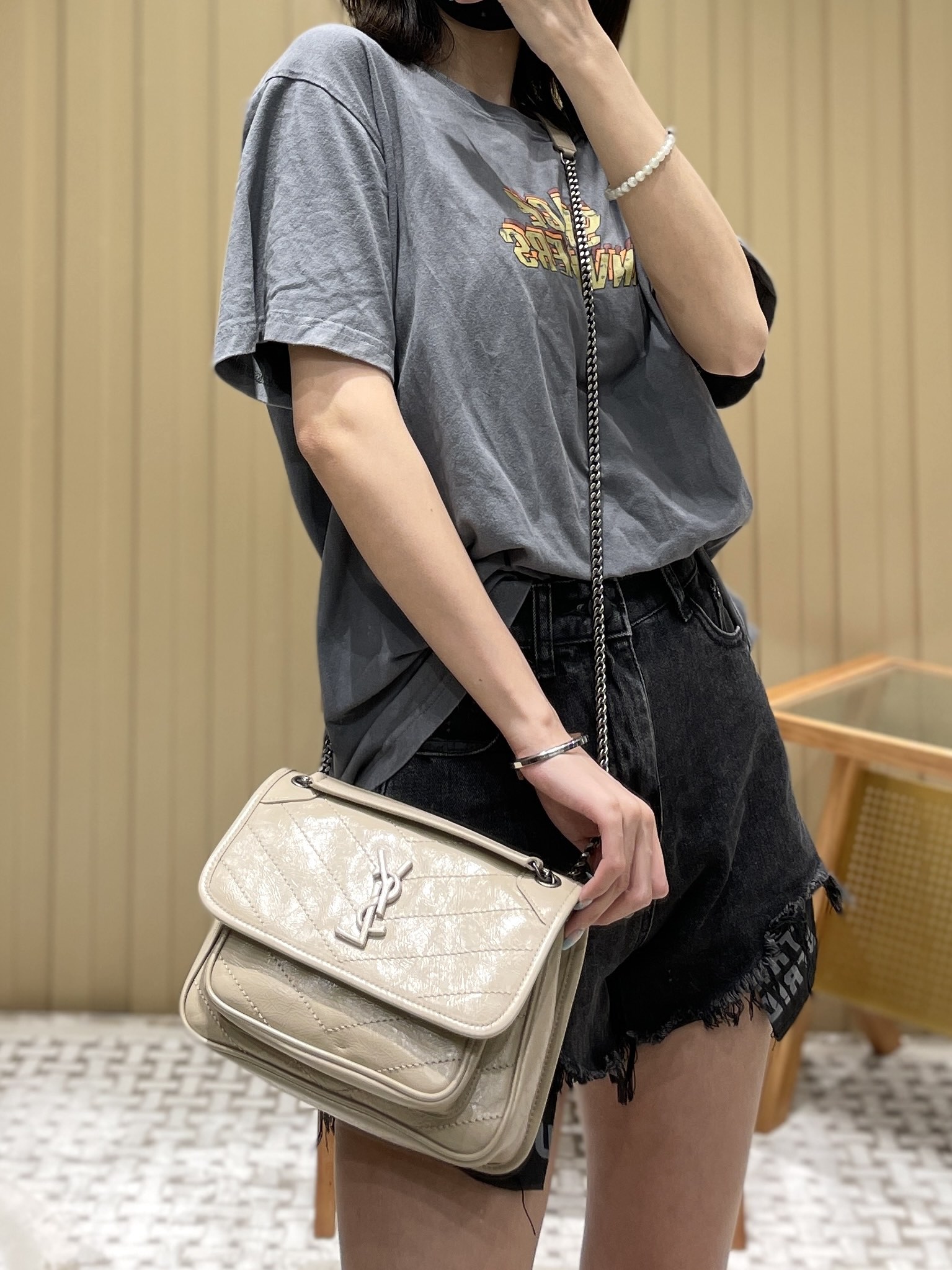 YSL Niki 22CM 邮差包 633151奶茶色