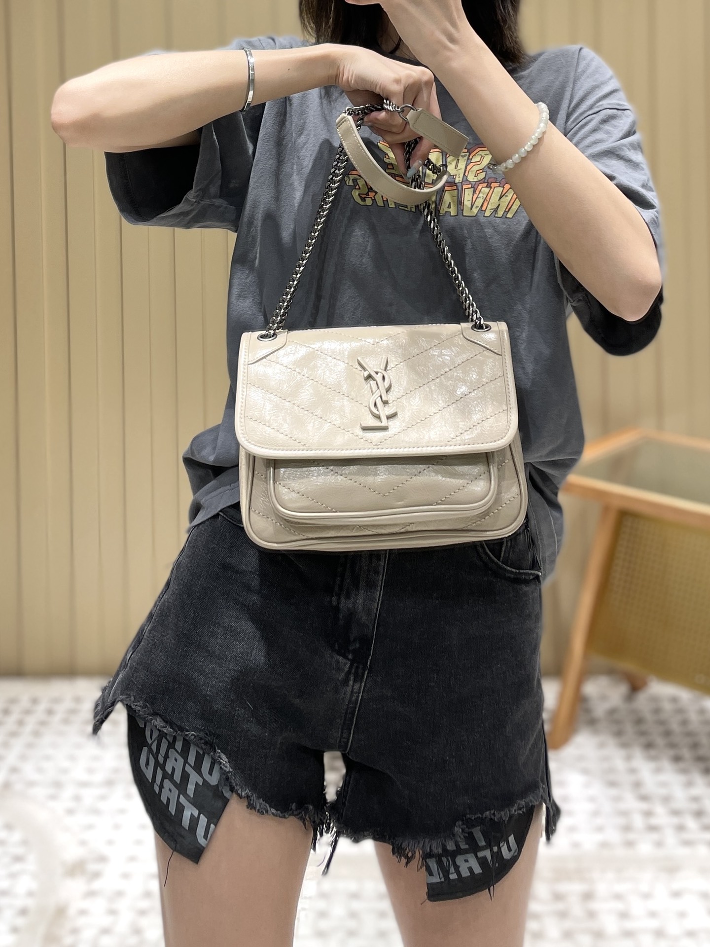 YSL Niki 22CM 邮差包 633151奶茶色