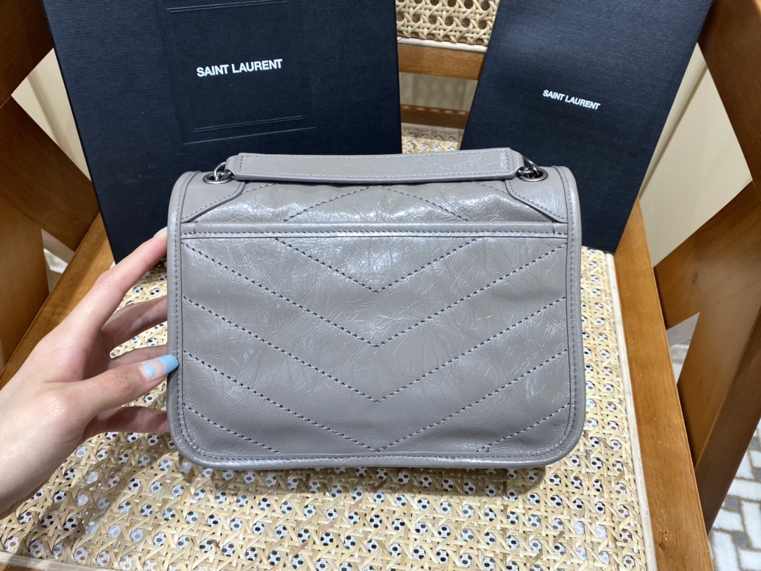 YSL Niki 22CM 邮差包 633151浅灰色