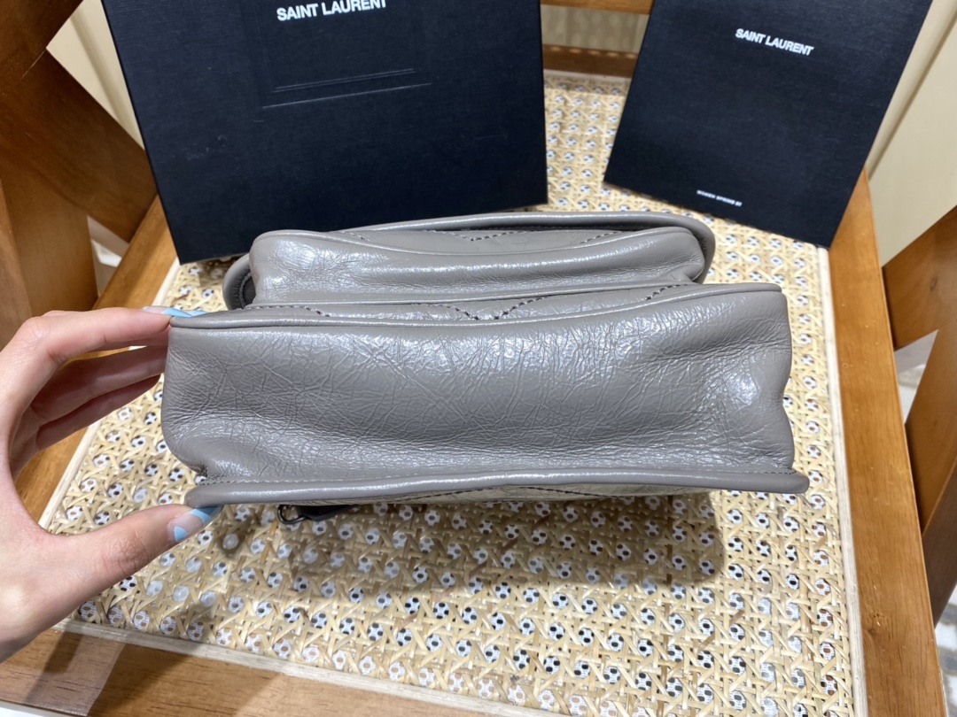 YSL Niki 22CM 邮差包 633151浅灰色