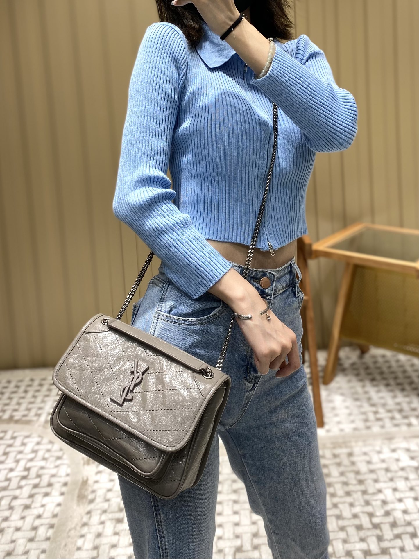 YSL Niki 22CM 邮差包 633151浅灰色
