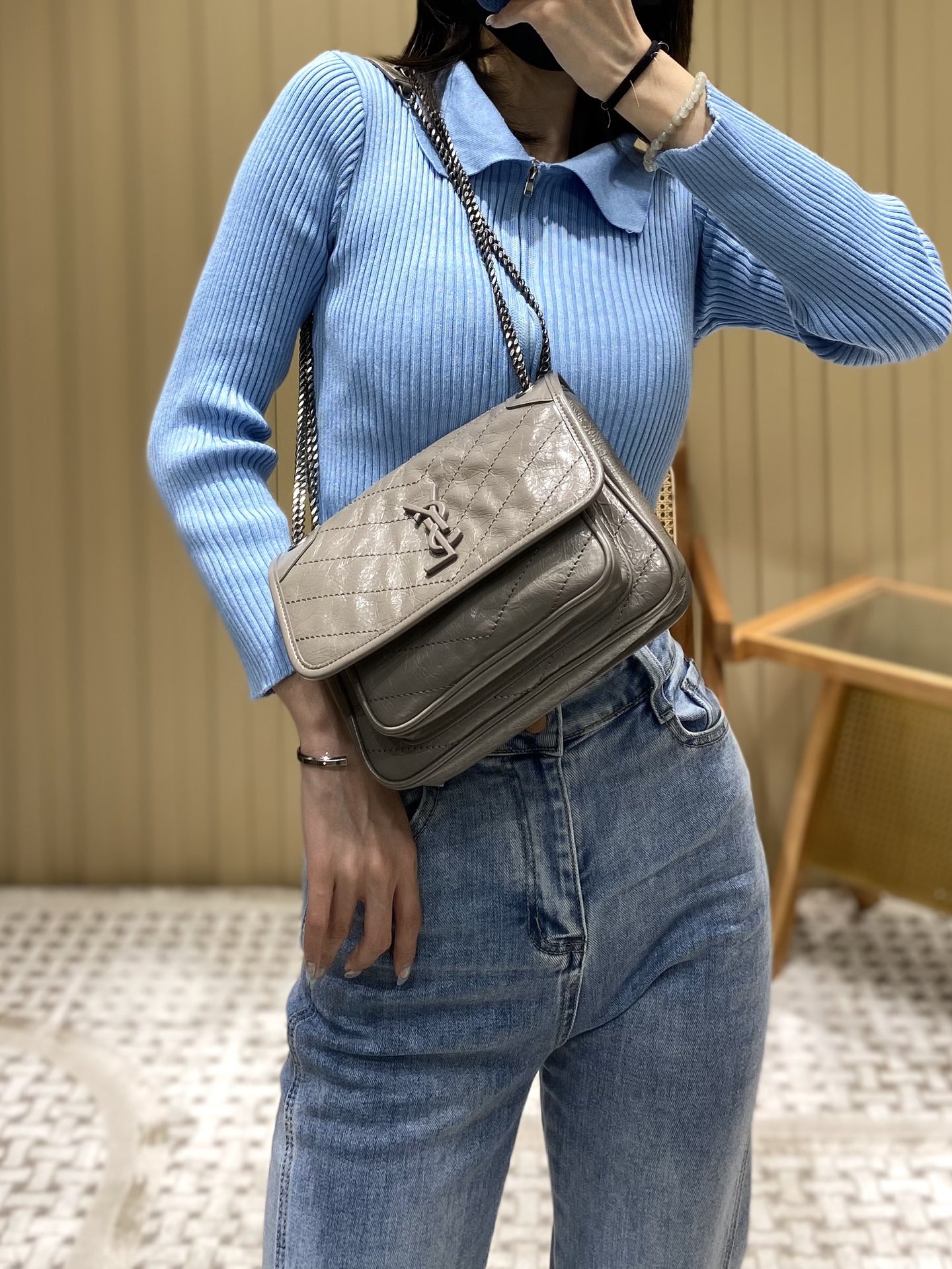 YSL Niki 22CM 邮差包 633151浅灰色