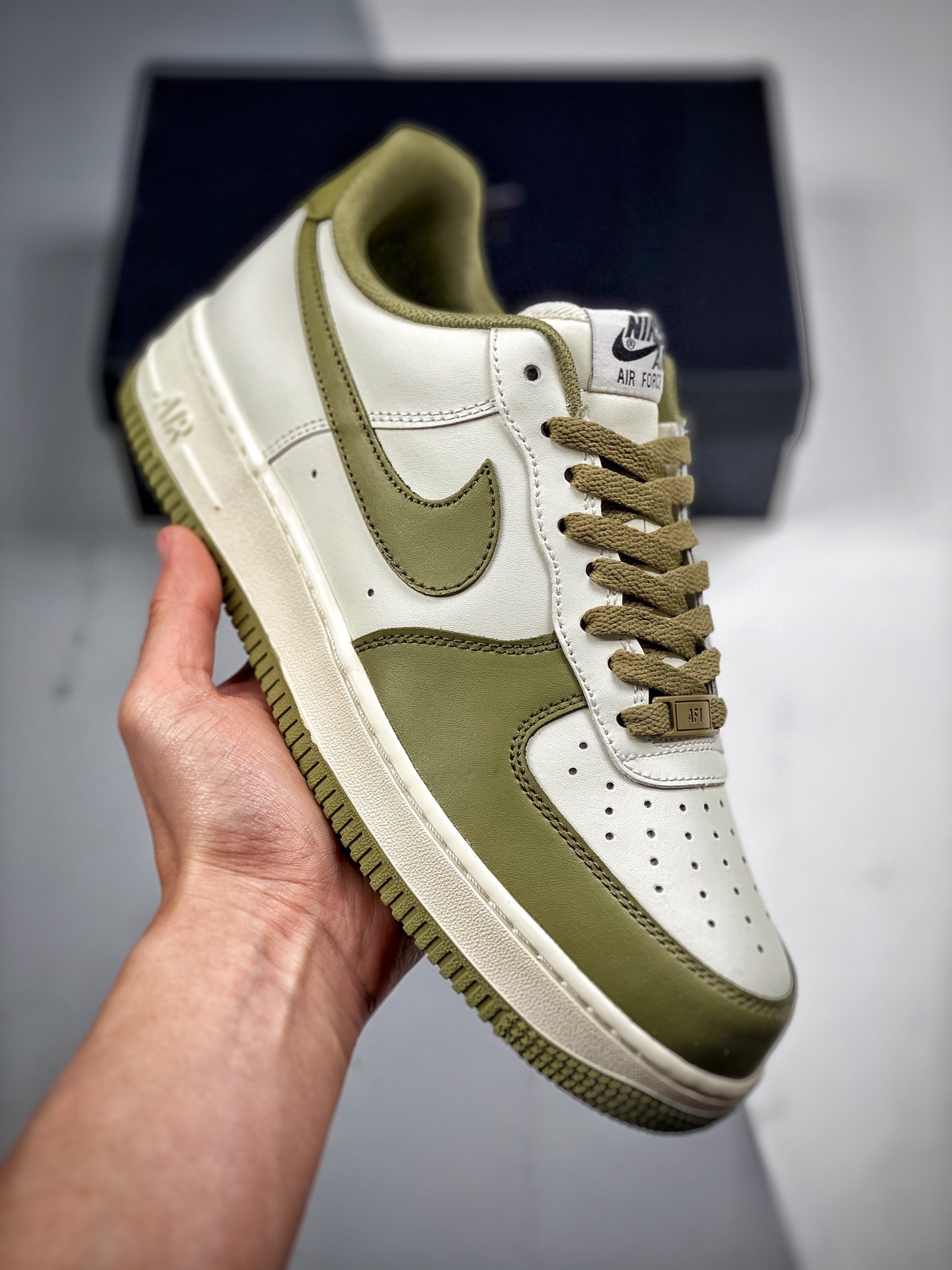 -3 Nike Air Force 1 Low '07 Color aguacate, zapatillas de caña baja de la Fuerza Aérea Uno casual. Cuero personalizado.…