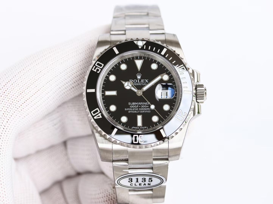 NO:552497,A version top version C factory top version, Rolex ROLEX  The Submariner version of Submariner, especially the Green Submariner 116610LV, is full of sincerity. The entire ceramic ring is completely reborn and fired according to a new formula and temperature. There is no difference between the color and the original to the naked eye. It completely beats all versions on the market. Due to cost reasons, the price  It will also be much higher than the Black Water Ghost 116610LN. In addition, it has realized two exclusive technologies: [Sapphire Luminous Stone] and [One-click Buckle]. It clones the original Cal.3135 integrated movement, blue hairspring, and imported KIF shock absorber (not fake triangle shock absorber)!  Upgrade focus 1 [Realistic green ring] Comprehensive analysis of the composition of the original Cerachrom green ceramic outer ring, using silicon dioxide to wrap nano-alloy coloring and agent ceramic coloring technology, through experiments at different temperatures, it was finally determined to be fired between 1100 and 1100 degrees Celsius. The CLEAN factory's years of experience in manufacturing and the hard work of many engineers finally presented everyone with a palace-level green ring. It is difficult for professionals to distinguish the authenticity with the naked eye, completely crushing all current versions on the market.  2【Sapphire Luminous Stone】Exclusive technology, a sapphire mirror is installed on the outer layer of the luminous stone. It is really difficult to install a mirror in a diameter of only 3mm. Through high-precision advanced equipment, it was successfully completed, achieving the same scratch-resistant luminous pearl as the original. Once again, it turned the tide and proved the power of the CLEAN factory.   3 [The scale on the outer ring will not turn black] The scale on the ring uses physical vapor deposition technology, and platinum powder is coated on the font at high temperature to make the color of the font durable and will not fade or turn black when exposed to water or oil. 4 [Can be buckled with one click] The outer safety buckle of the watch buckle is the same as the original one. Just hold the inside of the watch buckle with your finger and press the buckle body with another finger, and the outer safety buckle can automatically pop up. It is also a unique technology in the entire market.  5 [Inner buckle ring] The ceramic piece and the ring base are combined with an inner buckle, rather than the double-sided tape of small factories or low-end versions. 6 [Literal texture upgrade] The luminous stones of the literal scale round nails are full but not overflowing, and the rasa is more delicate than before!  7 [Universal original accessories] All original accessories are imported from Germany and CNC scanned. 1:1 reproduction enables all accessories to be interchanged with original accessories, including case, bezel, bottom cover, inner cover, lugs, strap, and buckle.  8 [Imported 904L steel] The case and strap are made of imported high-component 904L fine steel. A few manufacturers use 316 labels to pretend to be. It is truly hard, high-density, corrosion-resistant and scratch-resistant. Please look for the exclusive quality real-life pictures taken,,, louis vuitton, rolex19860909A 版本   顶级版   C厂顶级版本, 劳力士 ROLEX 潜航者版水鬼,特别是绿水鬼116610LV的圈口诚意满满,整个陶瓷圈脱胎换骨,按照全新的配方和温度烧制,肉眼下成色和原装毫无差异,彻底碾压市面所有版本.由于成本原因,价格也会比黑水鬼116610LN高出很多.另外实现了【蓝宝夜光石】和【一键弹扣】两大独家技术.克隆原装Cal.3135一体机芯,蓝色游丝,进口KIF避震器（非假三角避震器）！升级重点 1【乱真绿圈】全面解析原装Cerachrom绿色陶质外圈的成分,用二氧化硅包裹纳米合金着色、剂陶瓷着色的技术,通过不同温度的尝试最终确定了在1100到摄氏度之间烧制.CLEAN厂多年制劳的经验加之多位工程师的呕心沥血,最终给大家呈现出了殿堂级的绿色圈口,肉眼下专业人士也很难分辨真伪,彻底碾压了市场目前所有版本. 2【蓝宝夜光石】独家技术,在夜光石外层加装了蓝宝石镜面,在仅3mm的直径内加装镜面实属艰难,通过高精准的先进设备,还是顺利的完成了,实现了和原装一样的防刮夜明珠.再一次力挽狂澜的证明了CLEAN厂的强大. 3【外圈刻度不发黑】圈口上的刻度采用物理气相沉积技术,将铂金粉高温涂覆在字体上,使字体颜色耐久,遇水遇油后都不掉色不发黑. 4【可一键弹扣】表扣的外保险扣和原装一样,只要用手指抠住表扣内侧,另一个手指按压扣身,外保险扣就可以自动弹开.在整个市场也是独家技术. 5【内扣圈口】陶瓷片和圈口底座为内扣方式结合,而非小厂或者低版本的双面胶粘合. 6【字面质感升级】字面刻度圆钉的夜光石饱而不溢,拉沙比之前更加细腻！ 7【配件通用原装】采用德国进口数控扫描原装的所有配件,1:1 复刻实现所有配件跟原装配件互换,其中包含表壳、圈口、底盖、内罩、生耳、表带、表扣. 8【进口904L钢】表壳和表带均采用进口高成分904L精钢,非少数厂家用316贴上标签冒充,真正做到硬度强密度高、耐腐蚀抗剐蹭.请认准独家品质真实实物图拍摄,,,louis vuitton,rolex,Watch