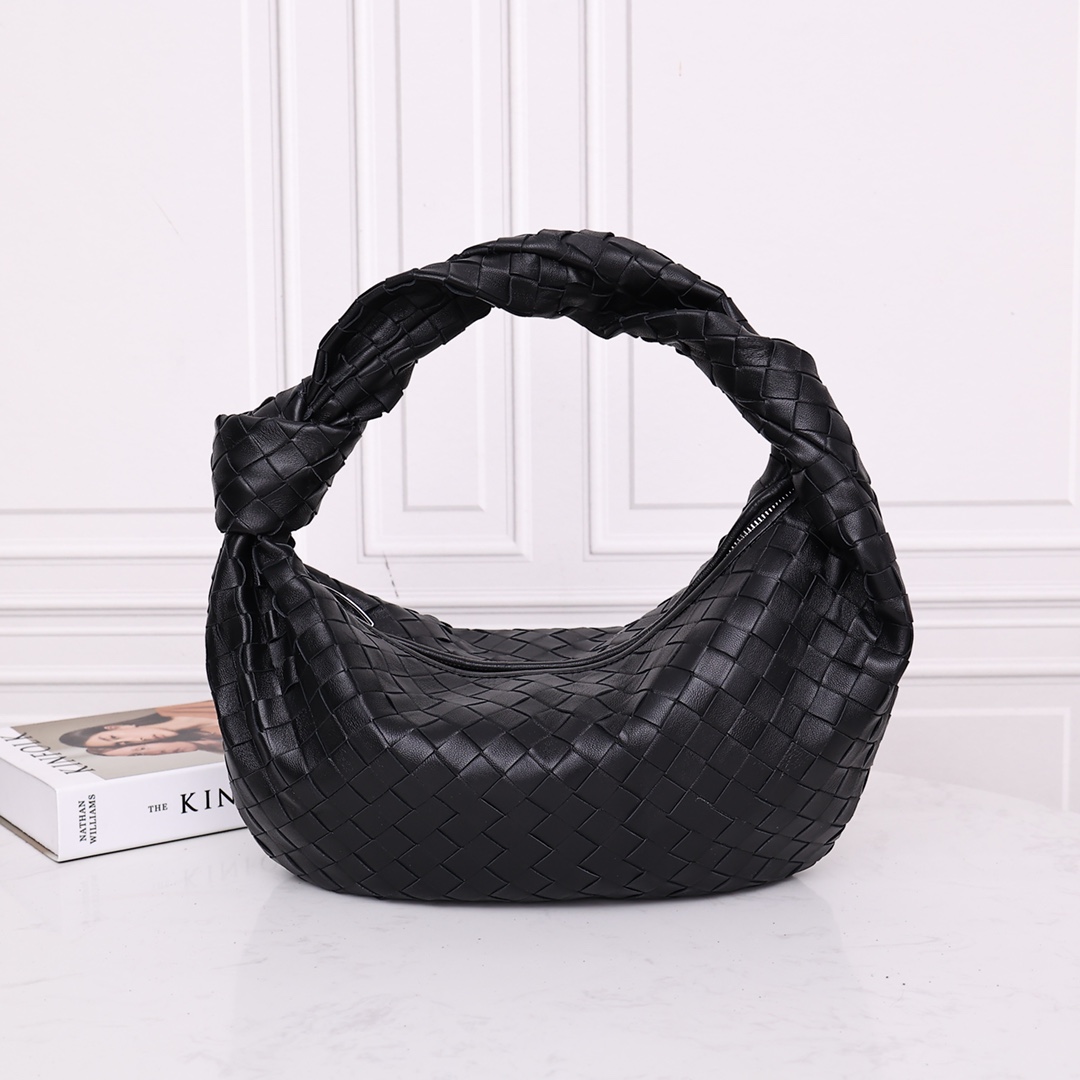 Sac à main grand format en cuir d'agneau tressé