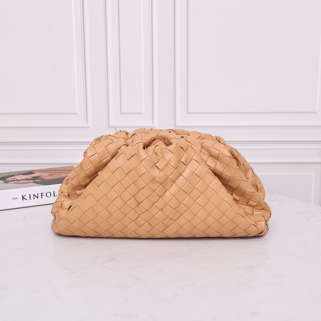 Bottega Veneta Cloud Bag Large Intrecciato Almond