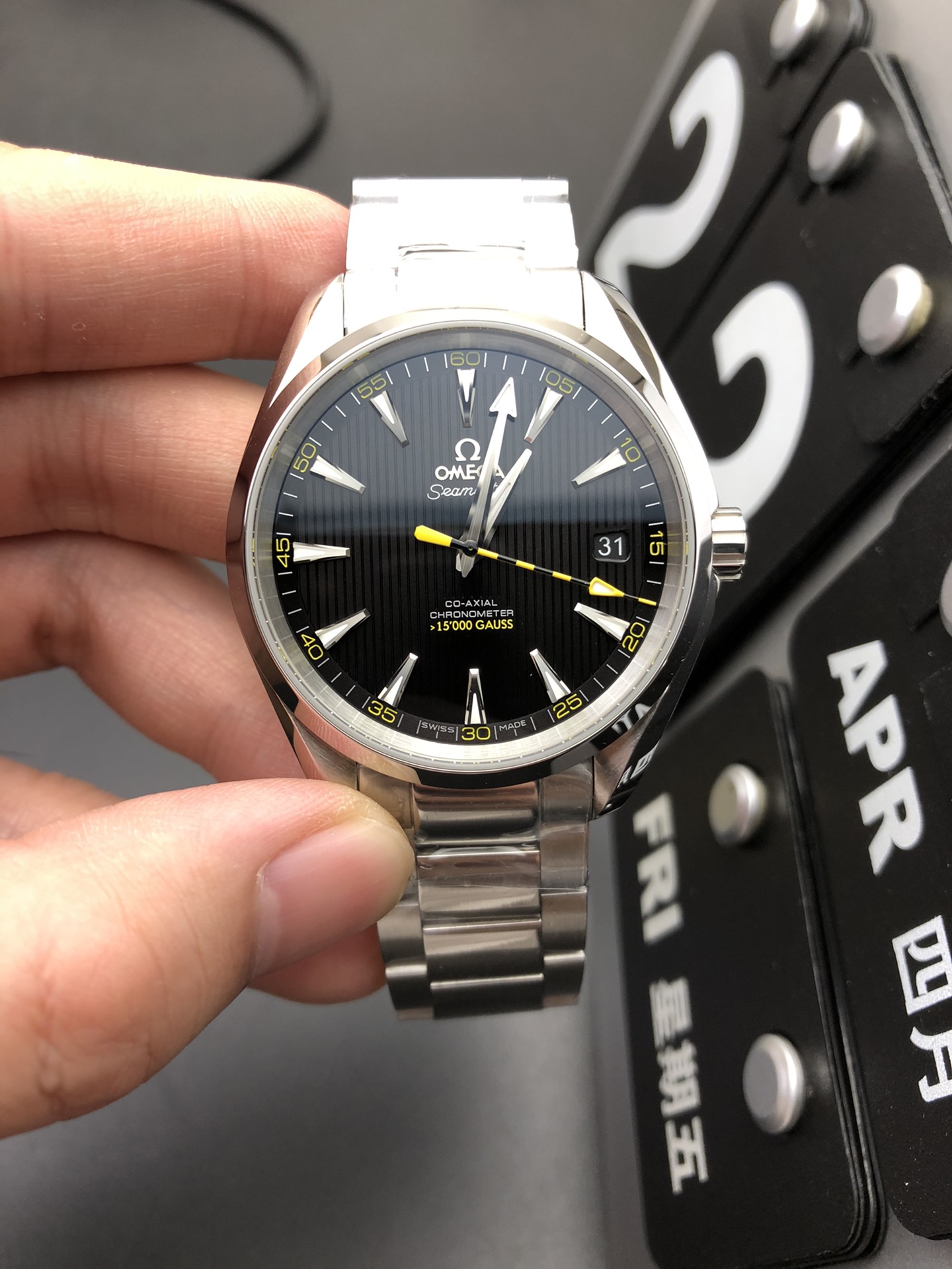 Omega 海马150黄蜂针