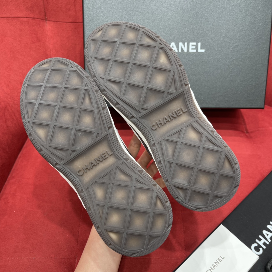CHANEL香奈儿   22年新版logo黑色透气女士运动鞋