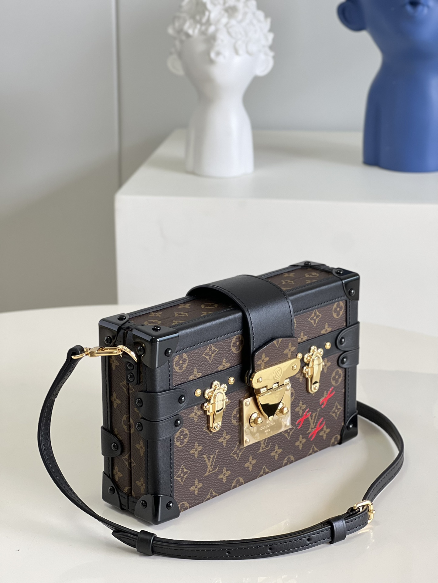 Every detail of this Petite Malle handbag is inspired by Louis Vuitton's - Bag 6